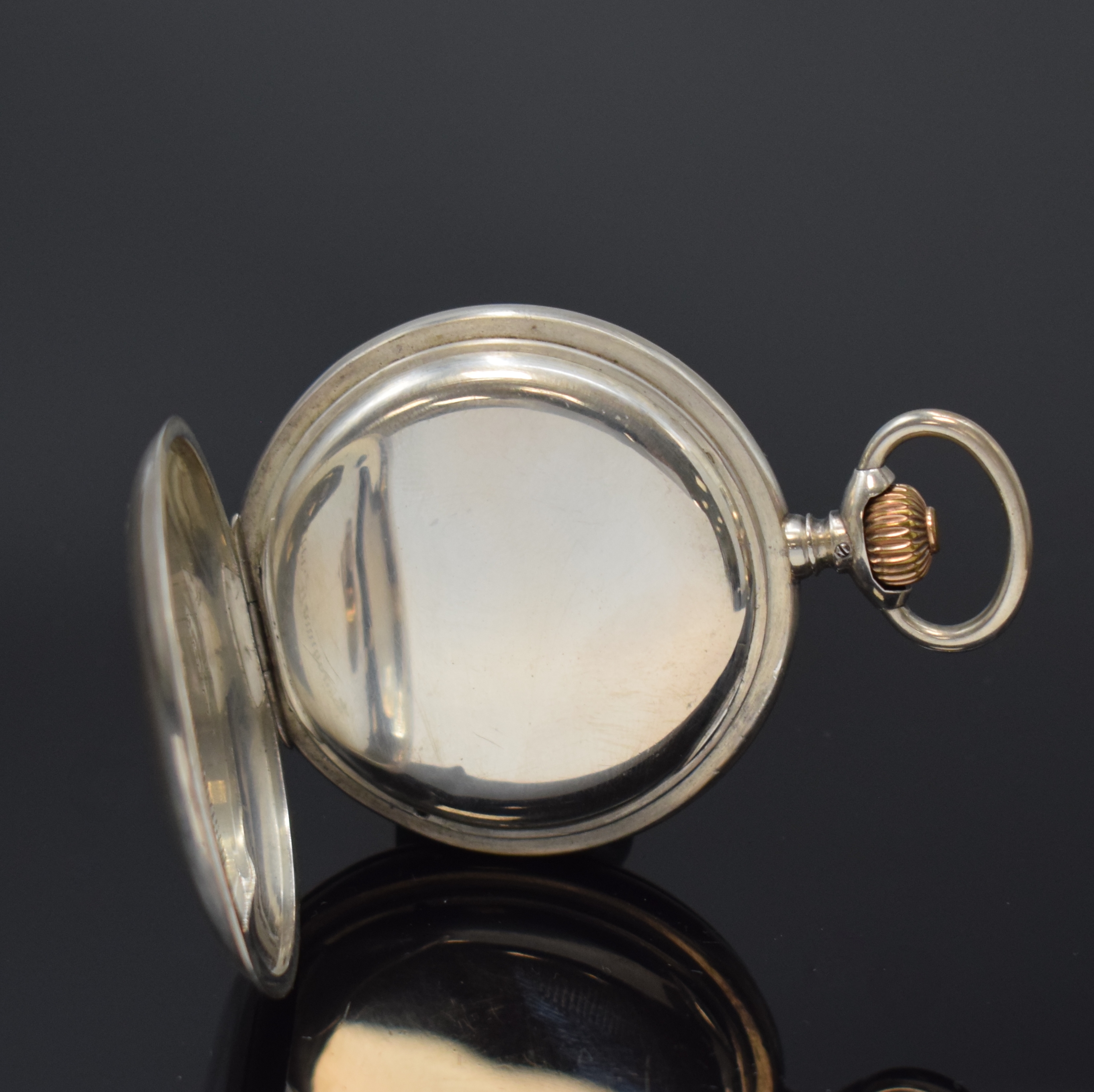 Detail e: IWC Herren-Halbsavonette in Silber, Schweiz um 1894, guill. Geh. berieb./dell., Sprungdeckel m. schwarz. röm. Email-Zahlen, Emailzifferbl., kl. Sek. ...
