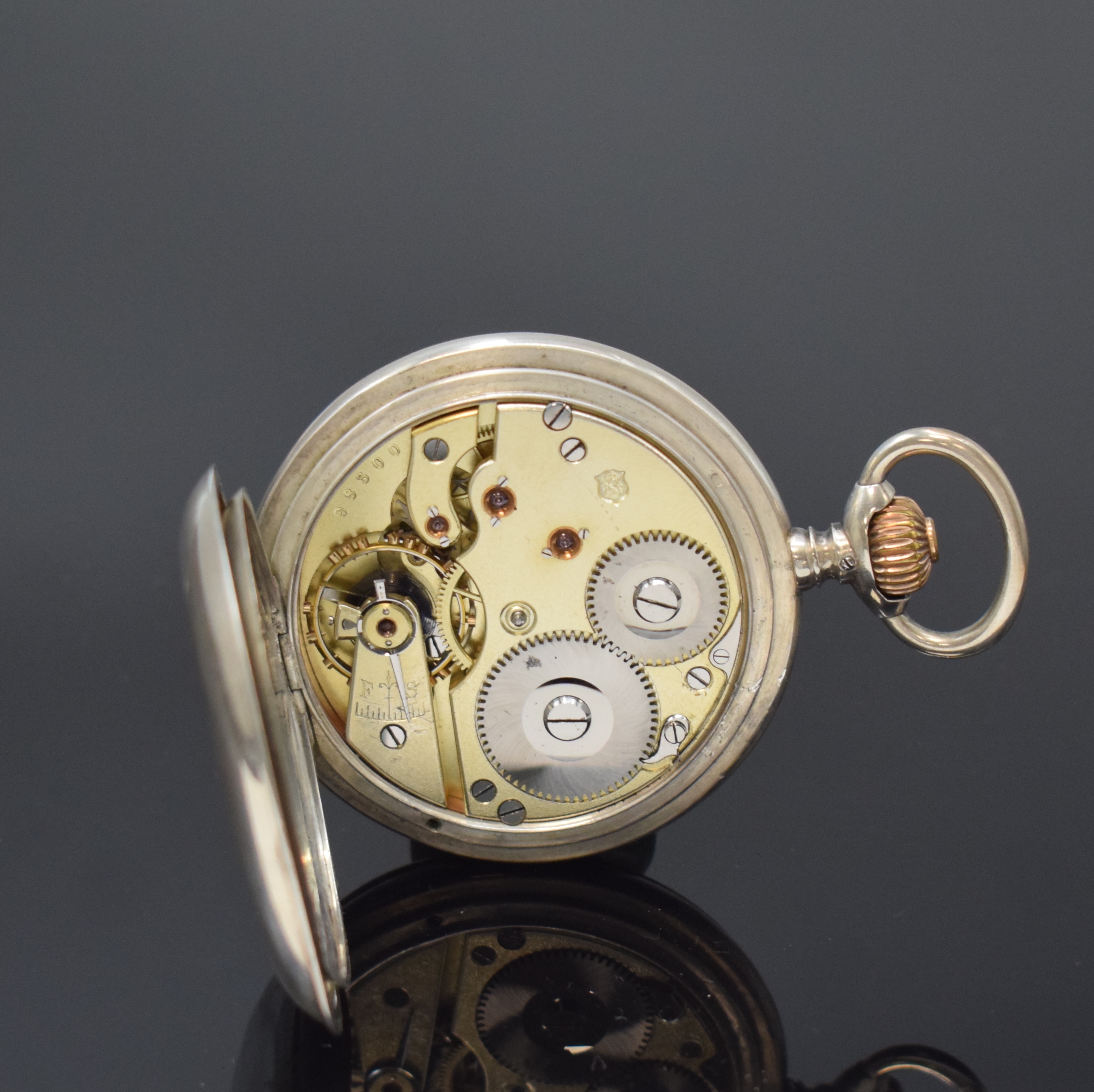 Detail g: IWC Herren-Halbsavonette in Silber, Schweiz um 1894, guill. Geh. berieb./dell., Sprungdeckel m. schwarz. röm. Email-Zahlen, Emailzifferbl., kl. Sek. ...