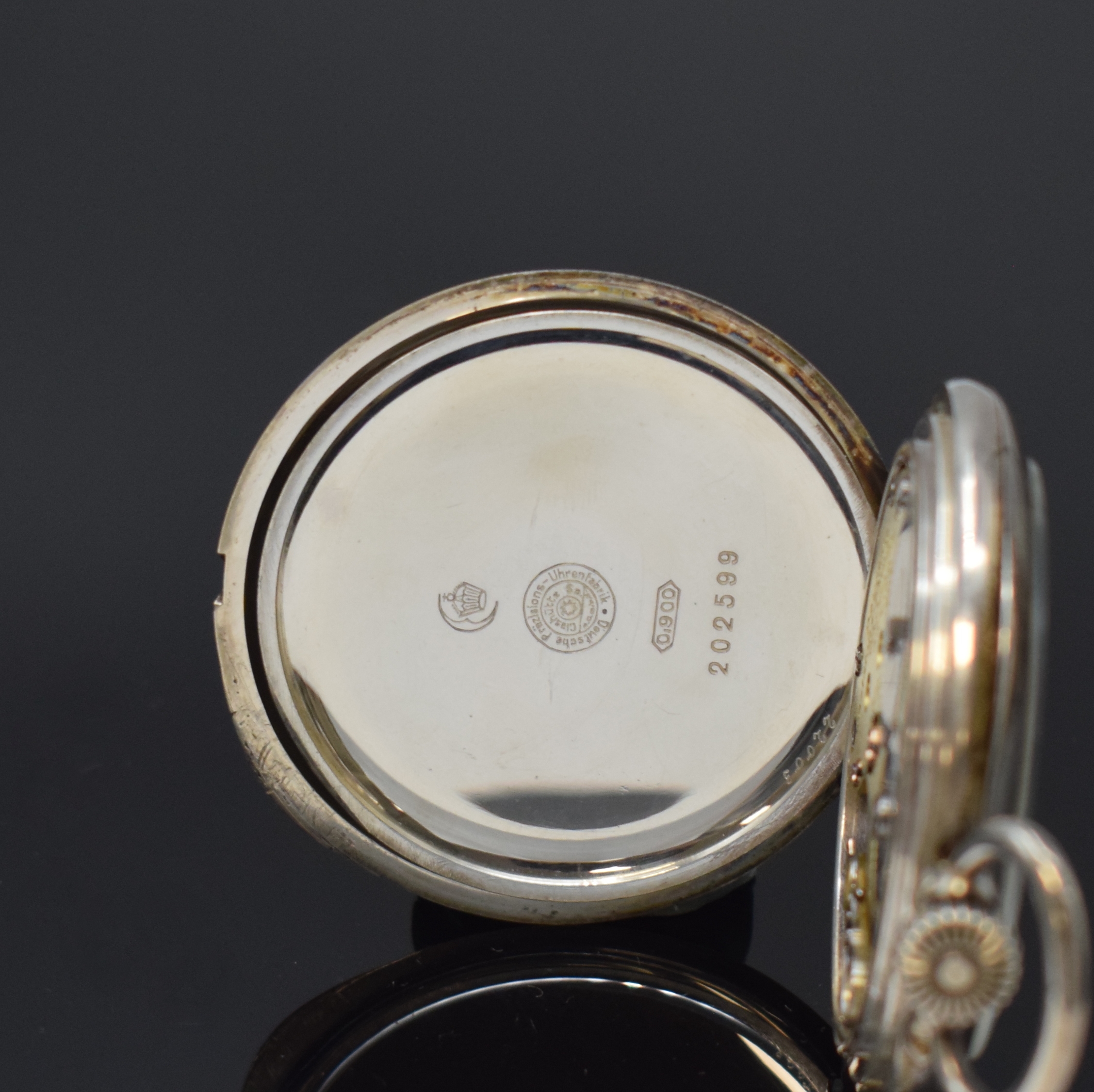 Detail d: DEUTSCHE PRÄZISIONS-UHRENFABRIK GLASHÜTTE E.G.M.B.H. offene Taschenuhr in Silber, Deutschland um 1920, glattes Lucia-Geh., Goldscharniere, ...