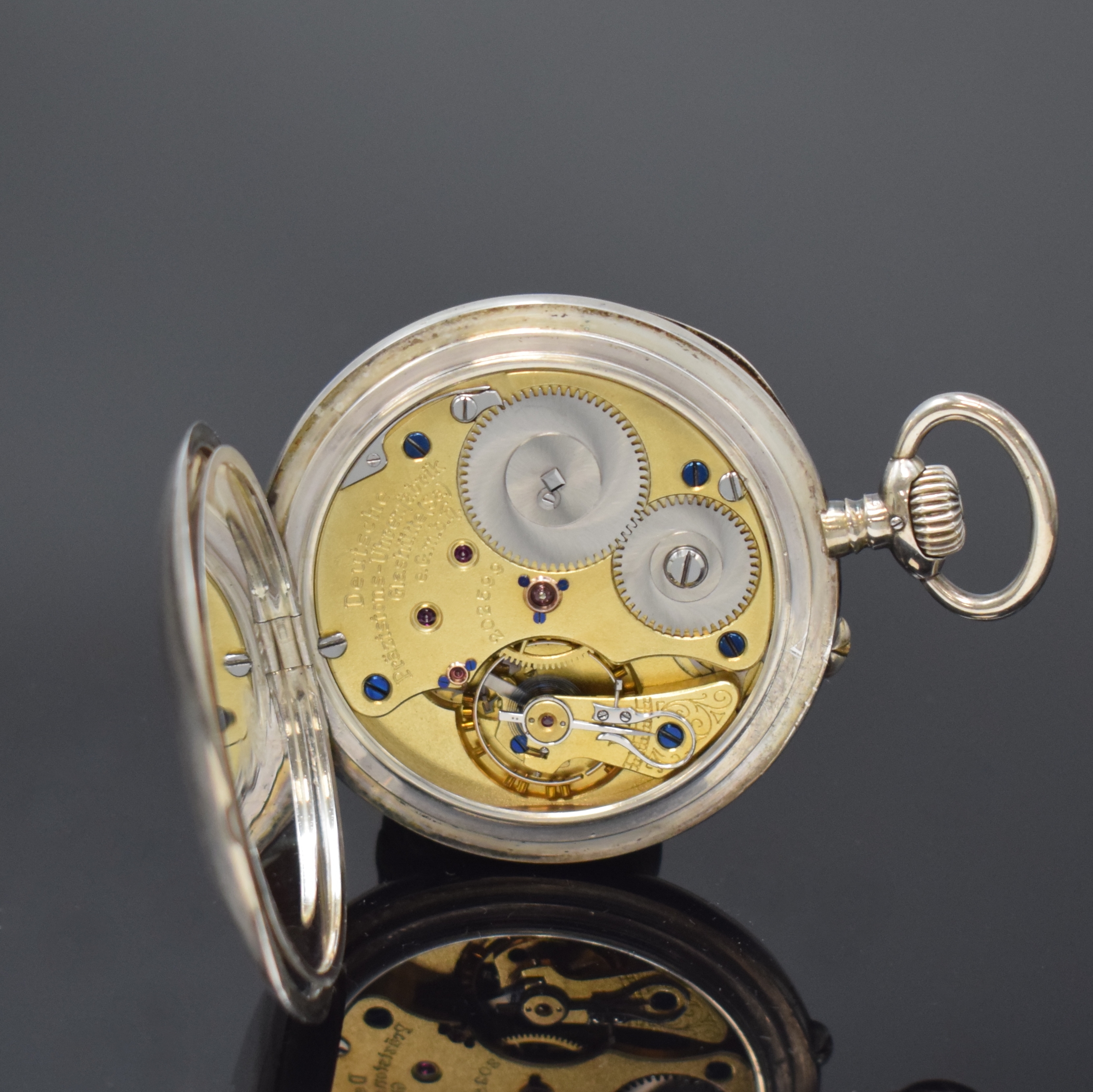 Detail e: DEUTSCHE PRÄZISIONS-UHRENFABRIK GLASHÜTTE E.G.M.B.H. offene Taschenuhr in Silber, Deutschland um 1920, glattes Lucia-Geh., Goldscharniere, ...