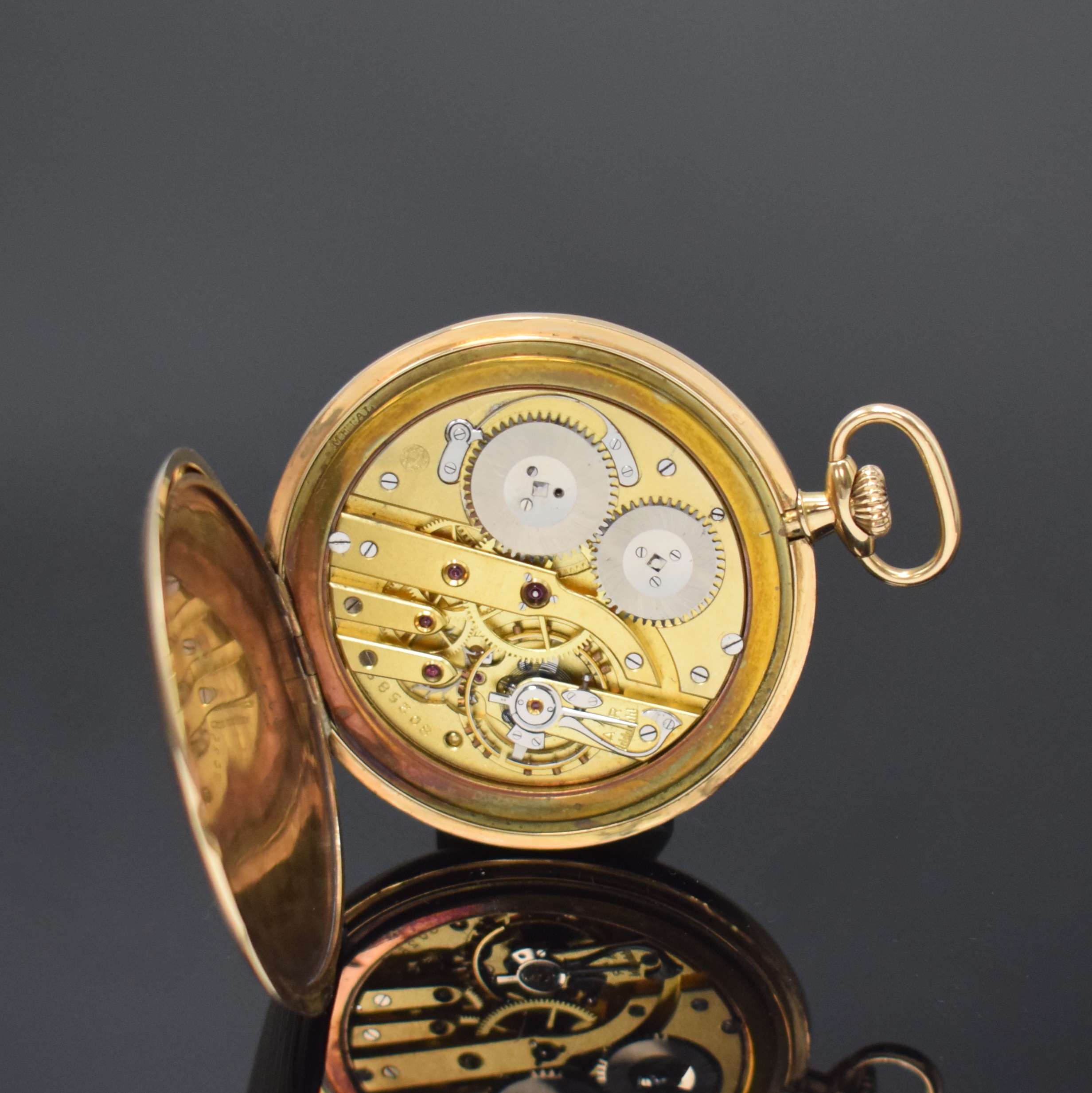 Detail e: IWC offene Frackuhr in GG 585/000, Schweiz um 1925, Streifen-guill. Geh., sign. Metallcuvette, gold. Zifferbl. m. aufges. gold. Breguetzahlen, gold. ...