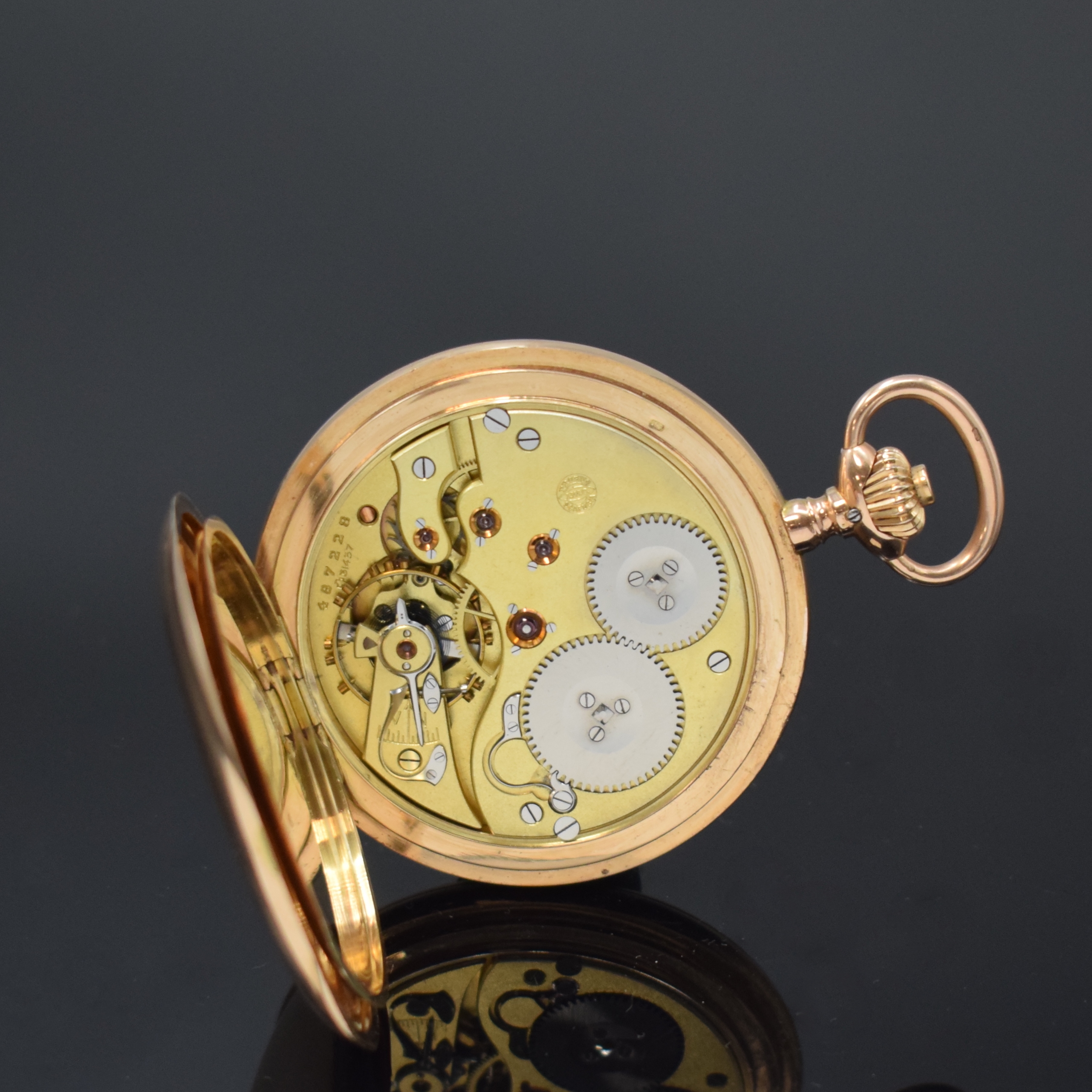 Detail g: IWC Herrensavonette in Roségold 585/000, Schweiz um 1910, gut erhaltenes, guill. 3- Deckel Goldgeh., Emailzifferbl. m. arab. Zahlen, spätere ...