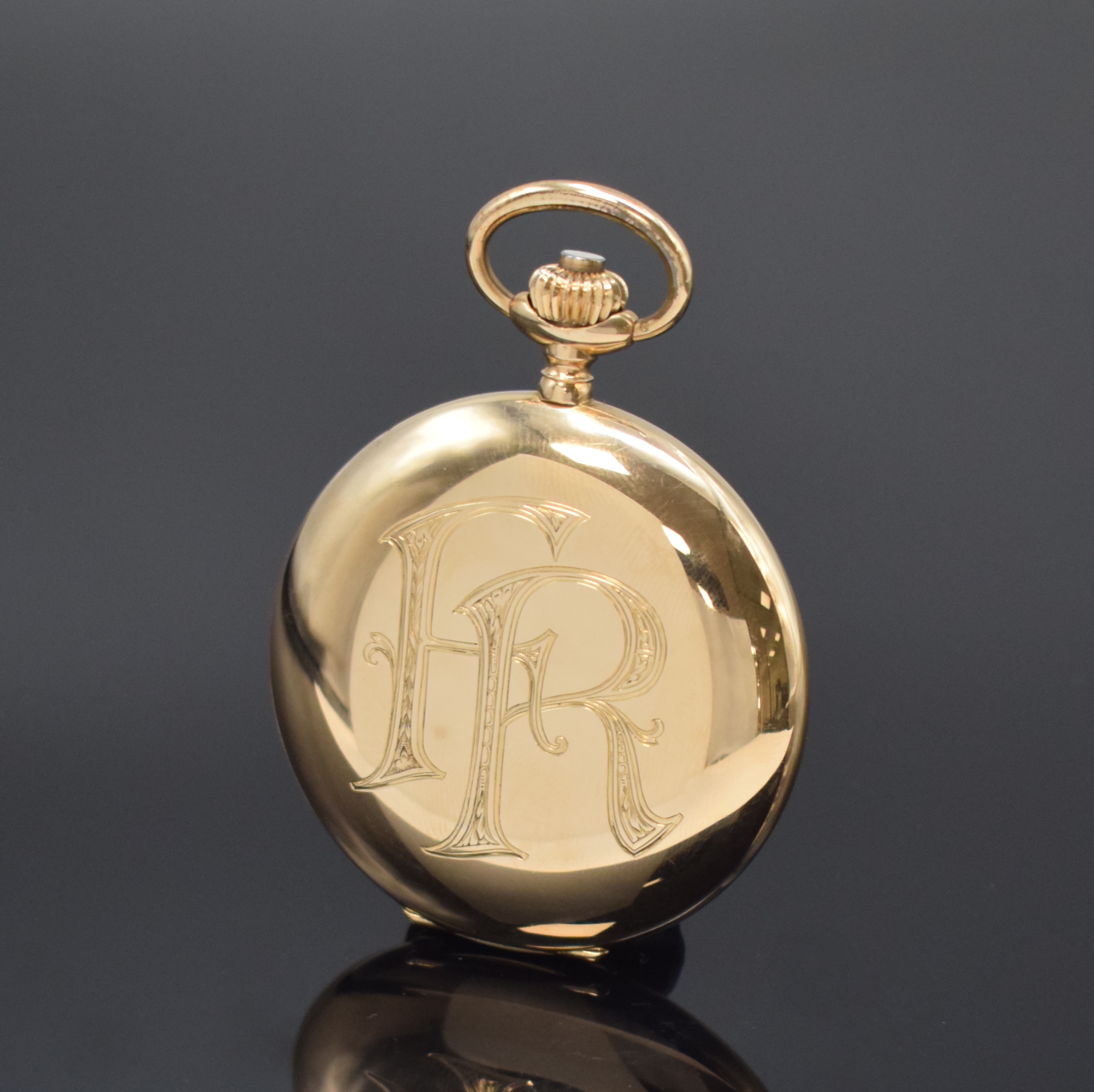 Detail b: IWC Herrensavonette in GG 585/000, Schweiz um 1917, neutrales, glattes 2-Deckel Goldgeh., Monogramm-Grav. auf dem Sprungdeckel, sign. Emailzifferbl. ...