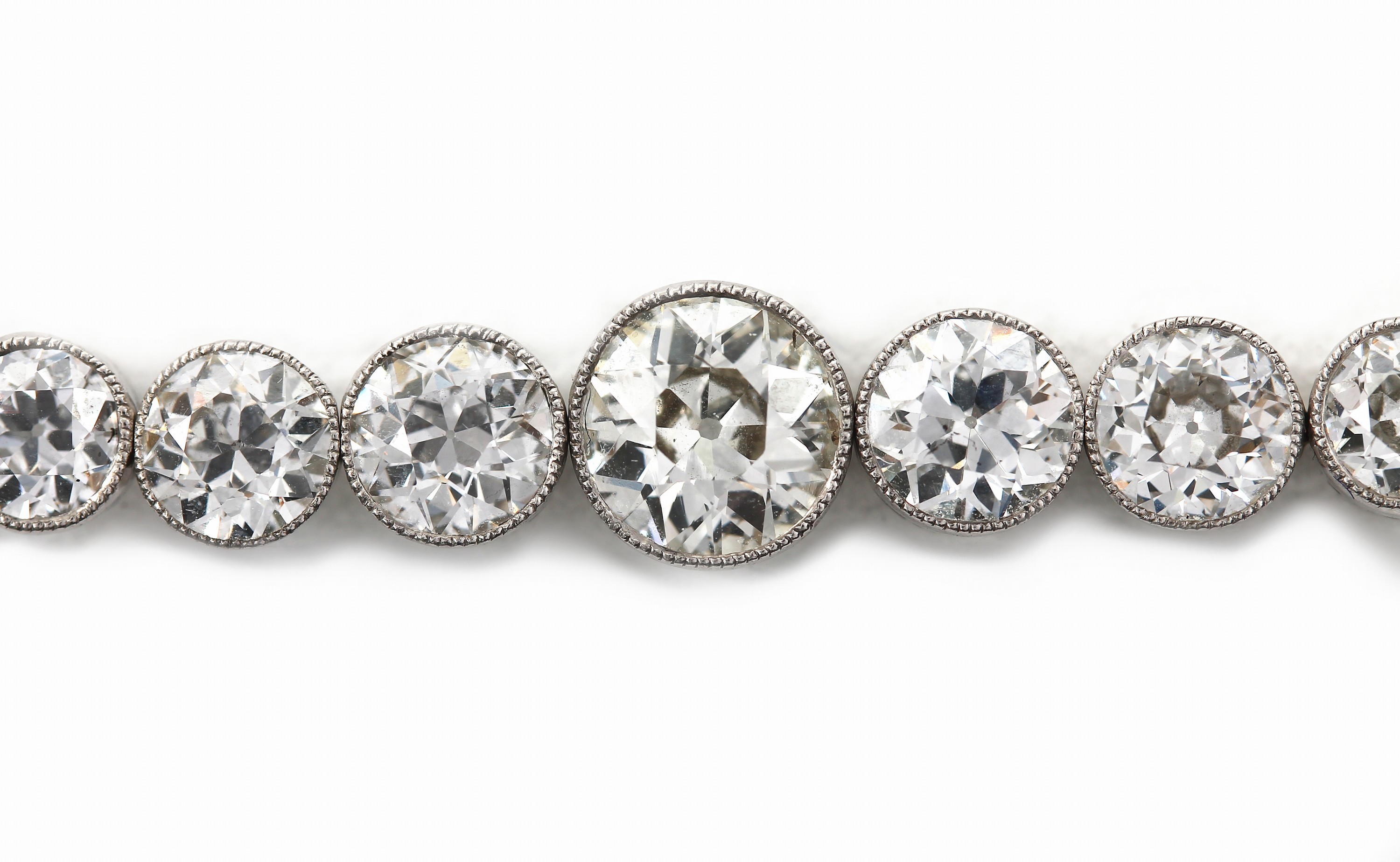 Detail a: Platin Diamant-Armband, Platin 950/000, 1920er Jahre, 1 Altschliff-Diamant ca. 1.50 ctWeiß/si, 44 Altschliff-Diamanten im Verlauf zus. ca. 5.50 ct ...