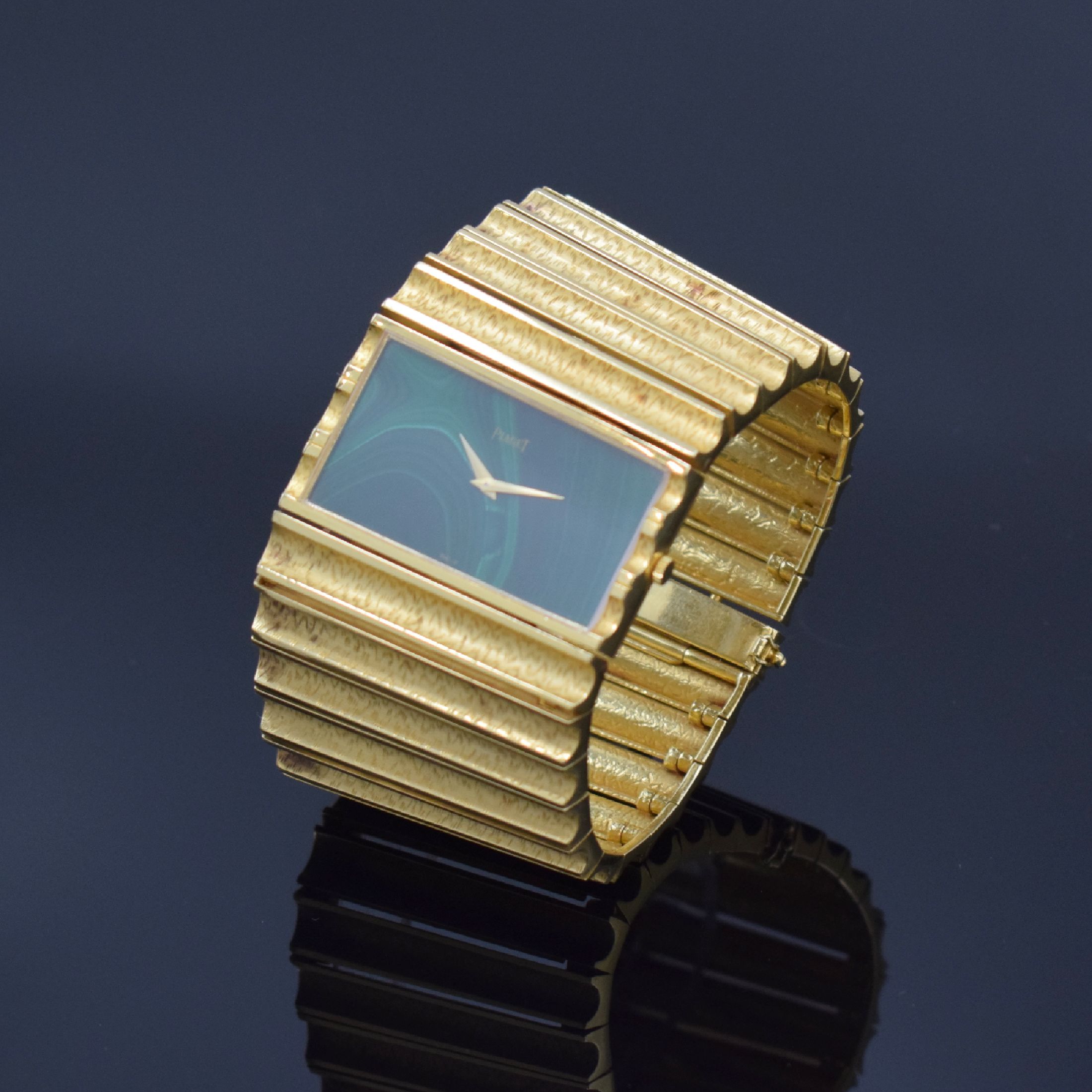 Detail b: PIAGET feine, seltene und extrem ausgefallene,Manschetten-förmige Armbanduhr in GG 750/000 mit Malachit-Zifferblatt Ref. 9060 D 78, Schweiz 1970er ...