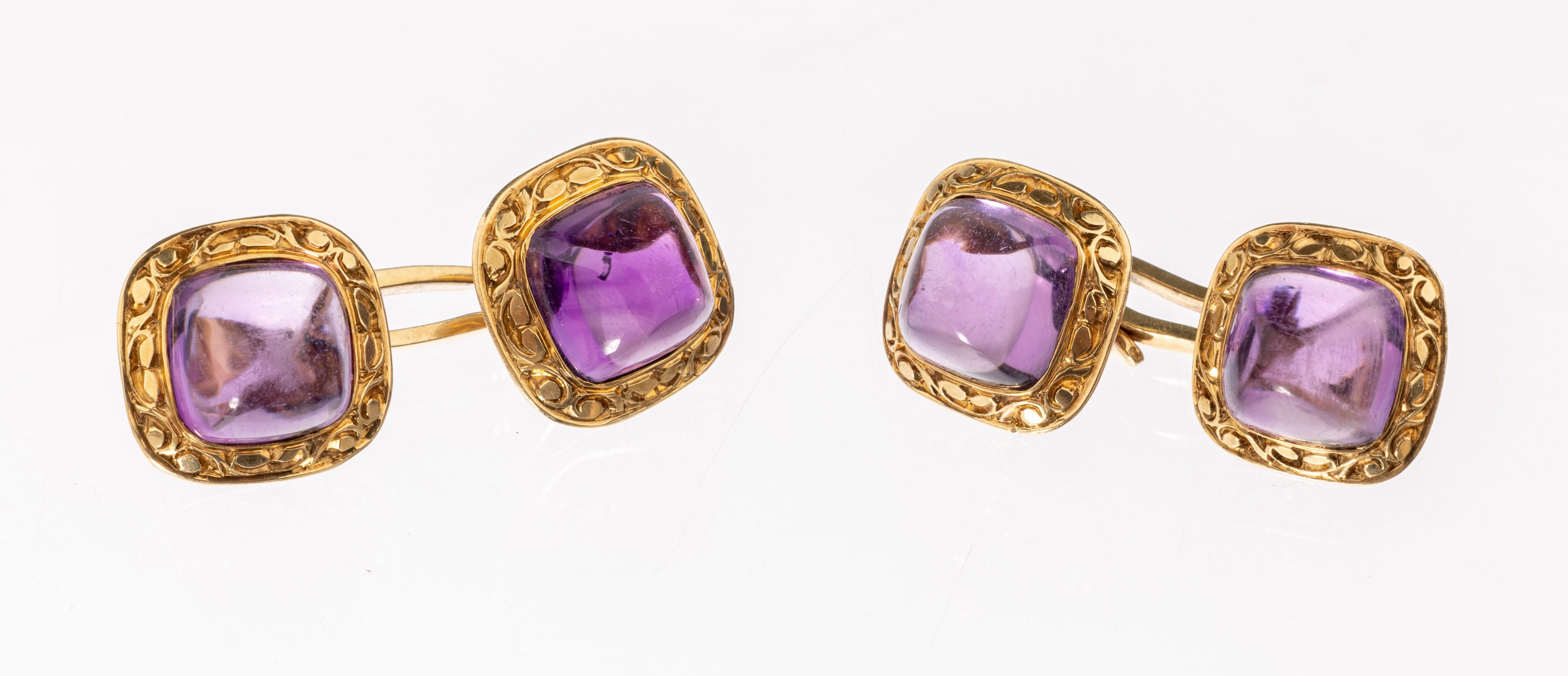 Paar 14 kt Gold Amethyst-Manschettenknöpfe, um 1900, GG 585/000, 4 Amethyst-cabochons zus. ca. 3.00 ct, ca. 9 g