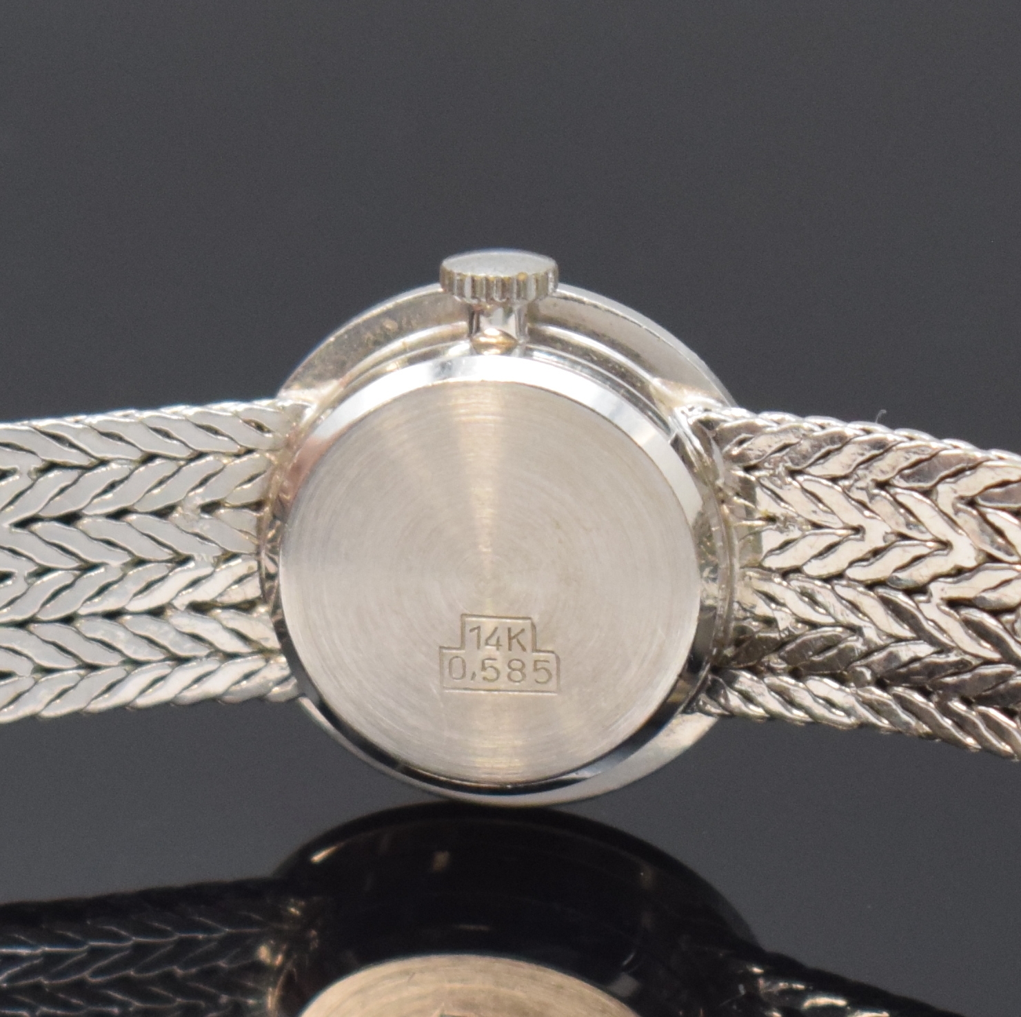 Detail c: PRIMATO Damenarmbanduhr in WG 585/000, Deutschland/Schweiz um 1965, Handaufzug, 2- teil. Geh. m. integr. Band, Boden aufgedr., silb. Zifferbl. pat., ...