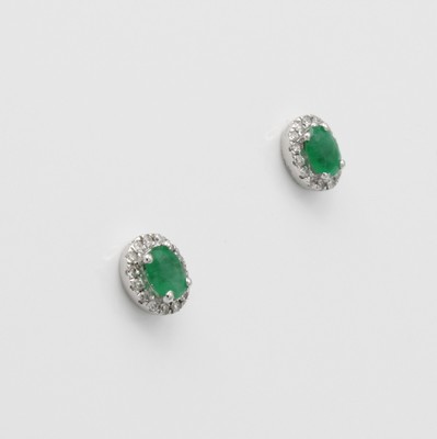 26758630a - Paar Ohrstecker mit Smaragden und Brillanten
