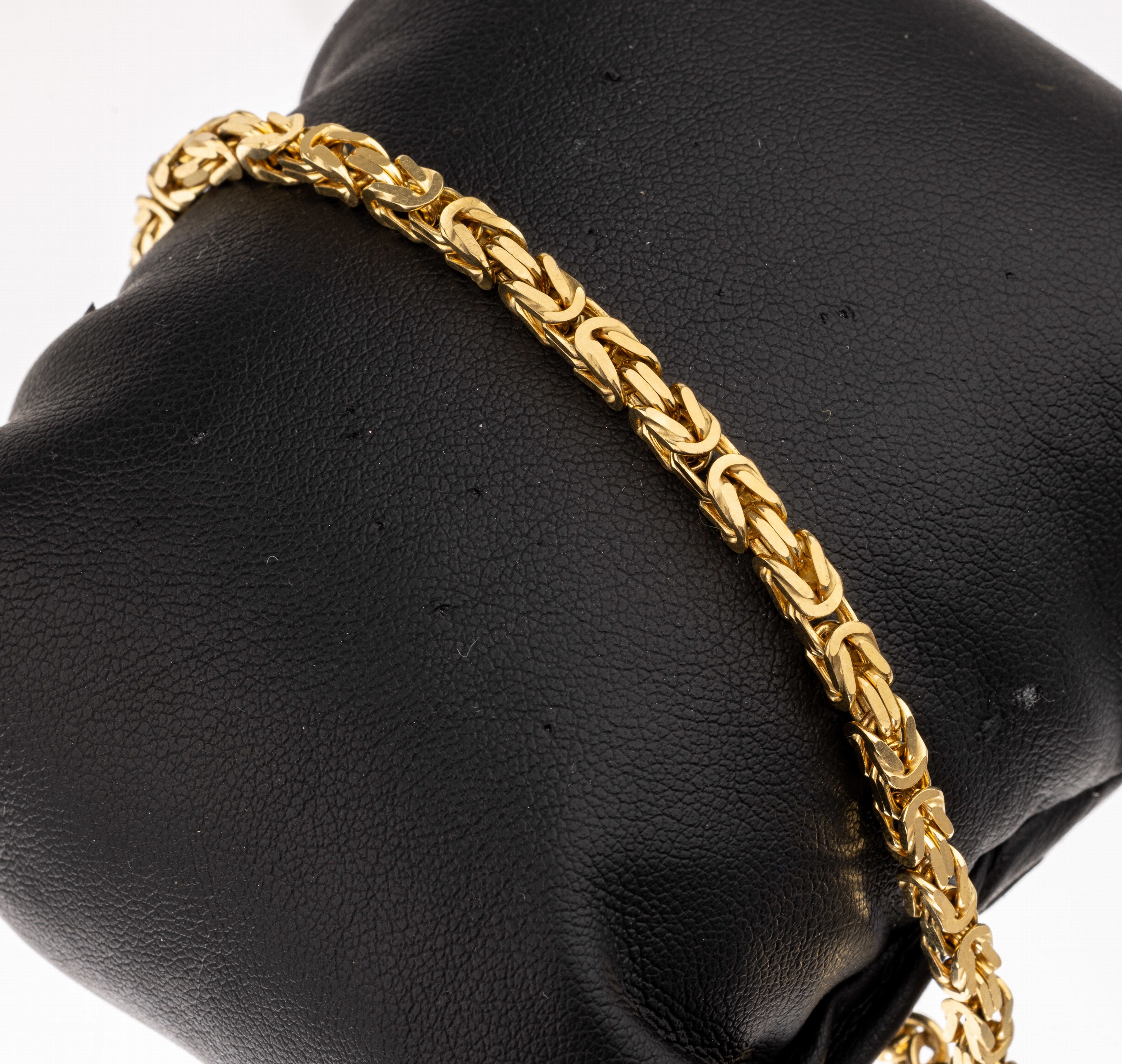 8 kt Gold Armband, GG 333/000, Königskettenmuster, L. ca. 18.5 cm, Karabinerschließe, ca. 11.6 g