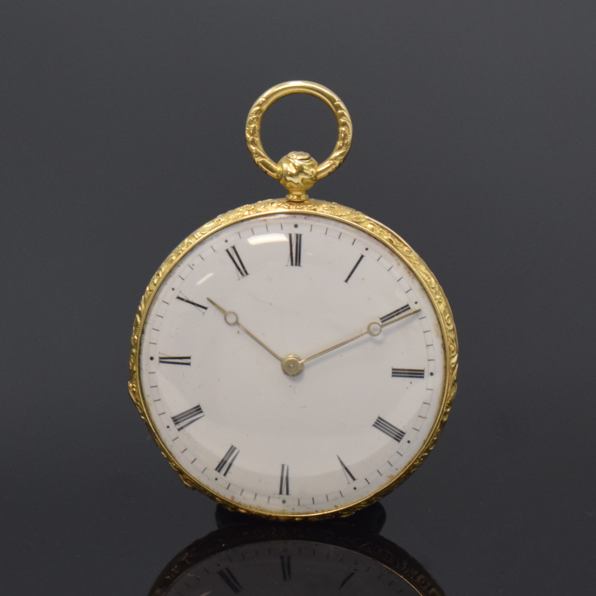 Offene Taschenuhr in GG 750/000, Schweiz um 1840, Schlüsselaufzug, voll grav. u. partiell floral emailliertes 2-Deckel-Goldgeh., Email besch., ...
