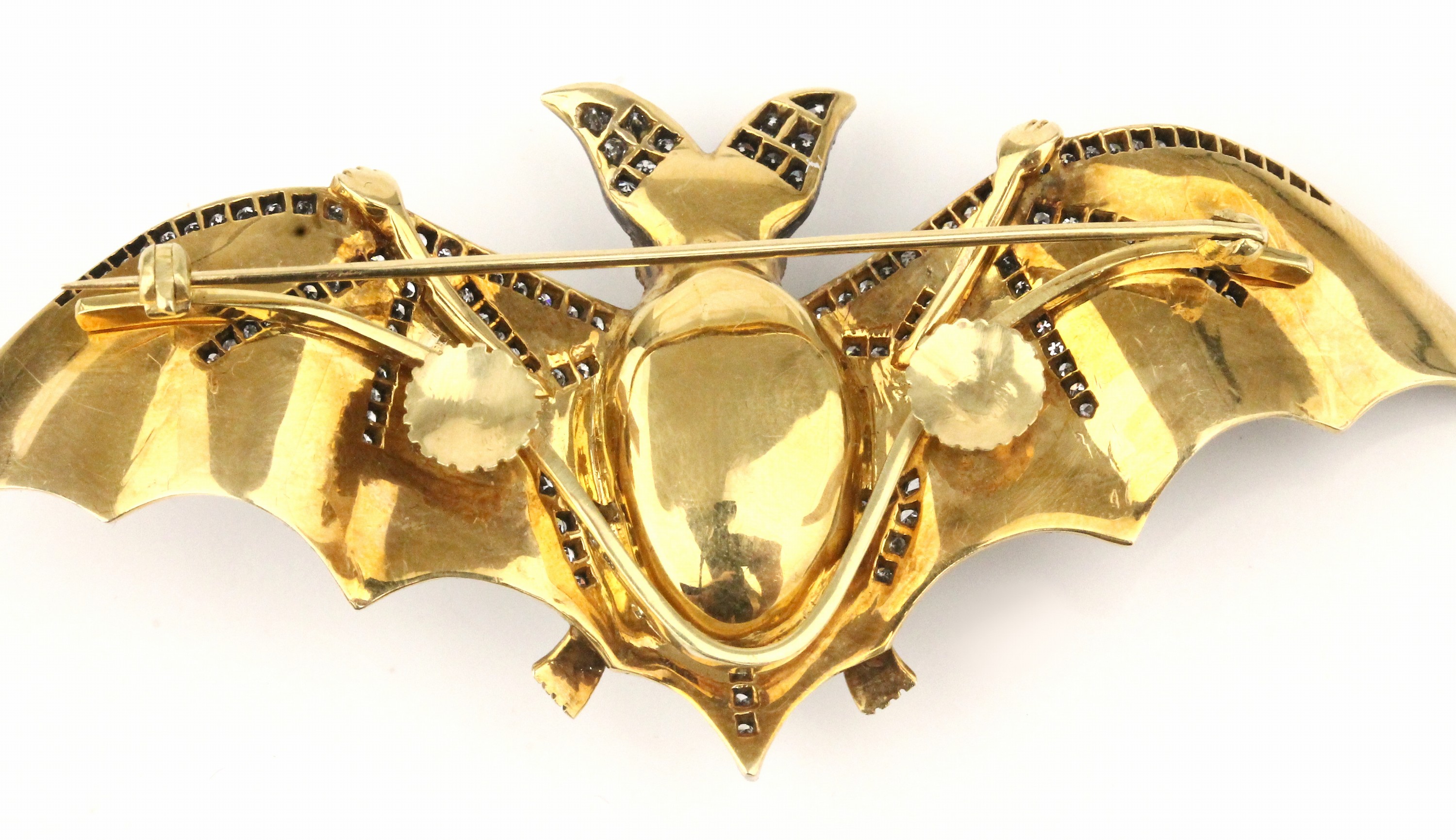 Detail c: 18 kt Gold Diamant-Perl-Brosche "Fledermaus", GG 750/000, qualitätvolle Verarbeitung, Fledermaus mit gespreizten Flügeln, mit hellblauem ...