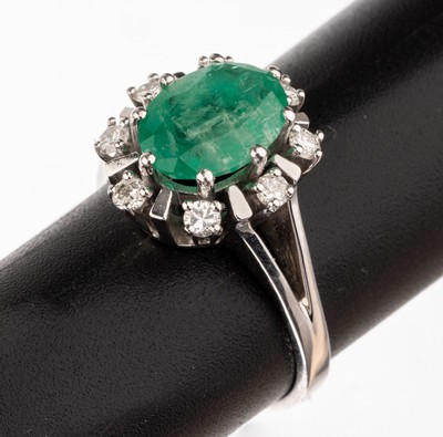 Image 26760456 - 14 kt gold emerald-brilliant-ring