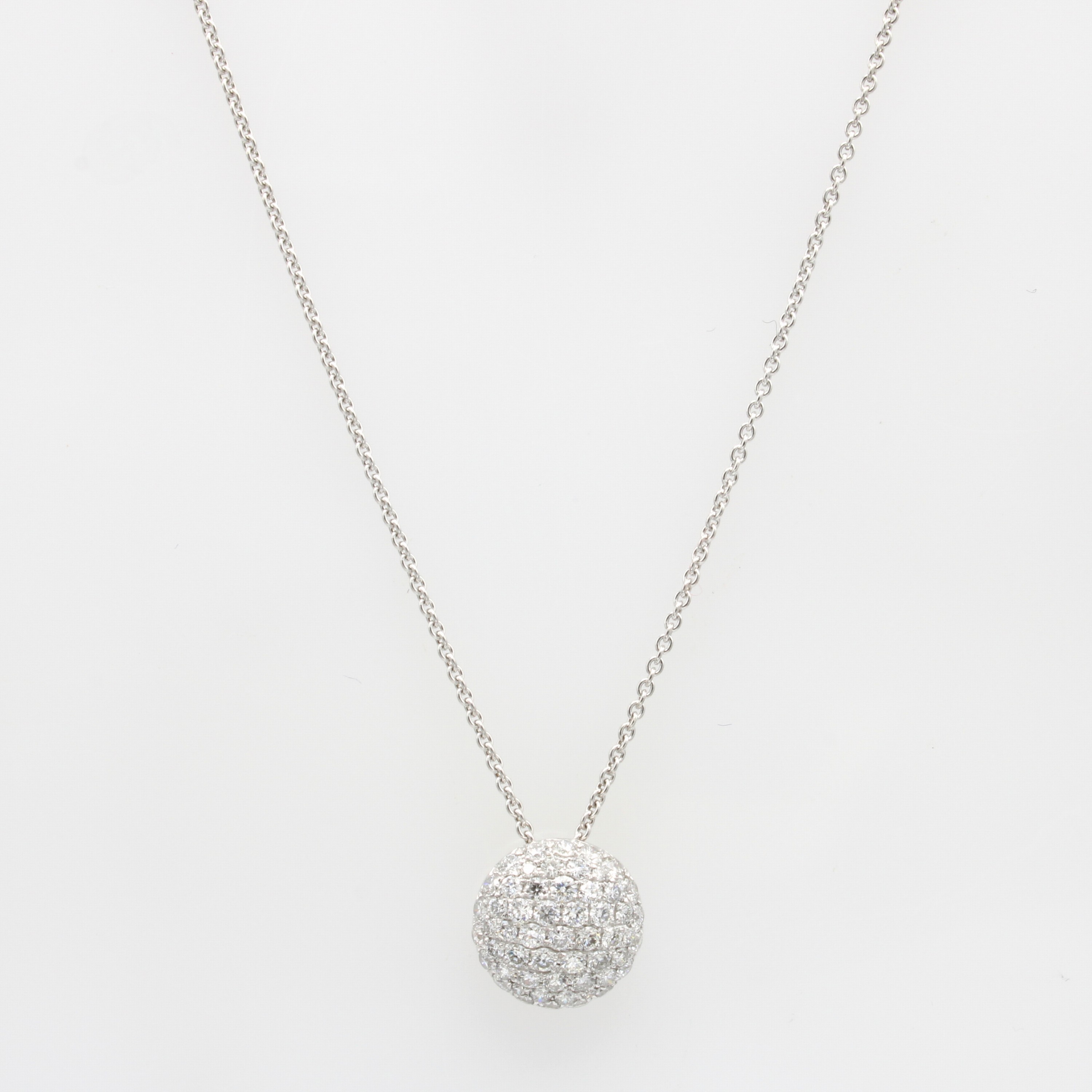 Image 26760518 - Anhänger mit Brillanten an Kette, WG 750/000, runde Form bes. m. Brill. zus. ca. 0.78 ...