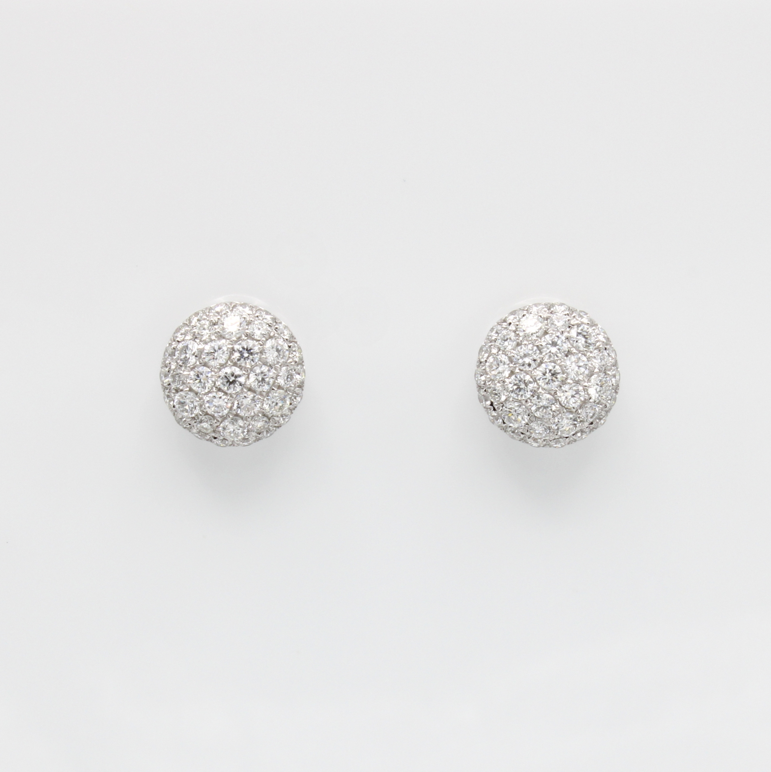 Image 26760519 - Paar Ohrstecker mit Brillanten, WG 750/000, runde Elemente bes. m. 74 Brill. zus. ca. ...