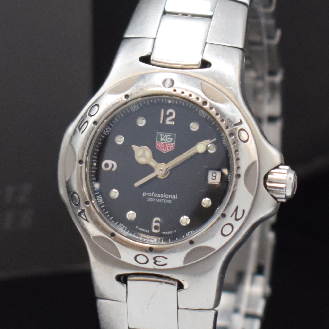 Detail a: TAG HEUER Kirium Armbanduhr Referenz WL 1312, Schweiz um 1998, quarz, Edelstahlgeh. inkl. Gliederband m. Faltschl., Boden u. Krone verschr., Lünette ...