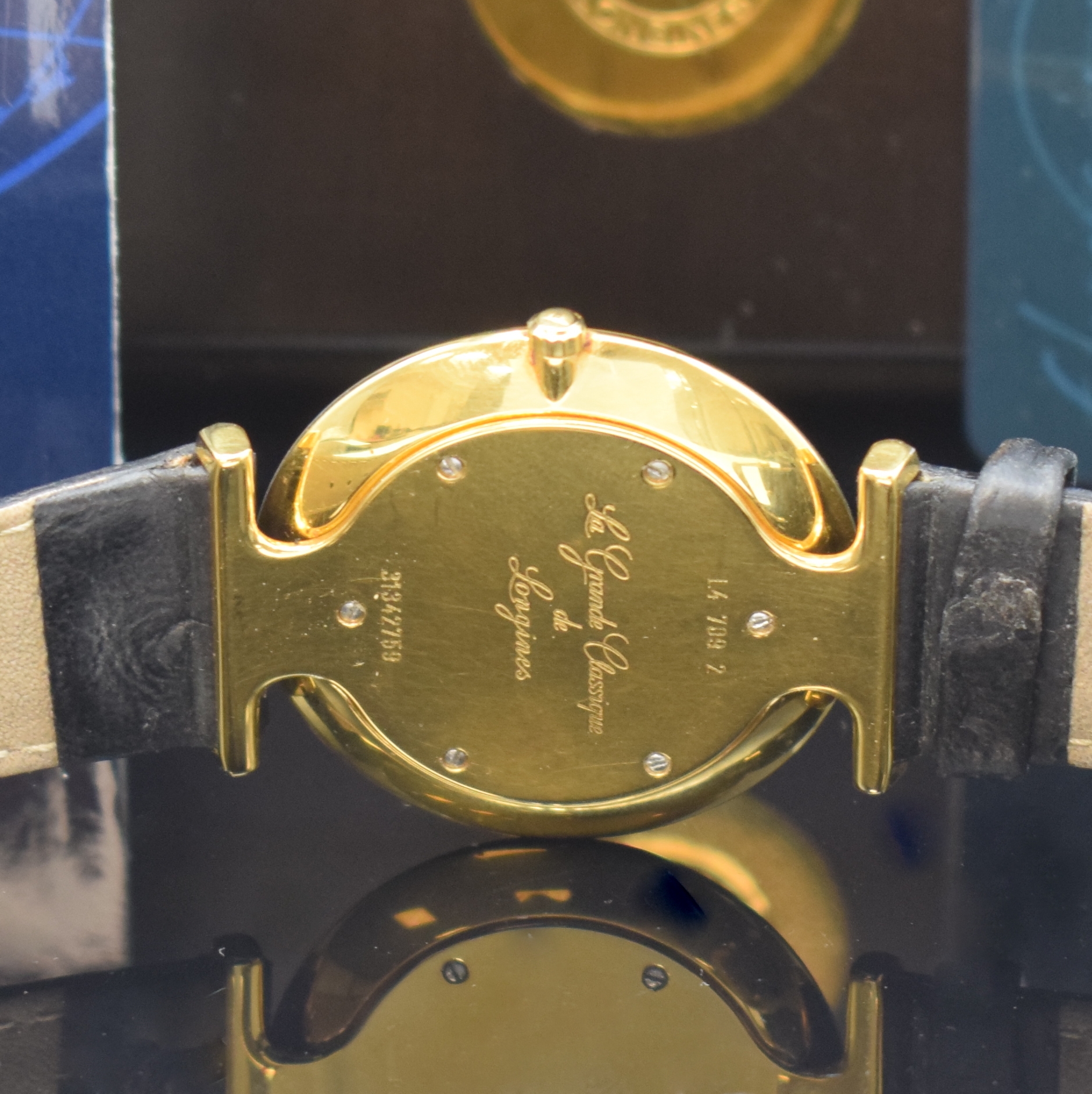 Detail c: LONGINES La Grande Classique Herrenarmbanduhr Referenz L4.709.2, Schweiz verk. lt. beil. Pap. 08/2003, quarz, Boden 6- fach verschr., neutr. ...