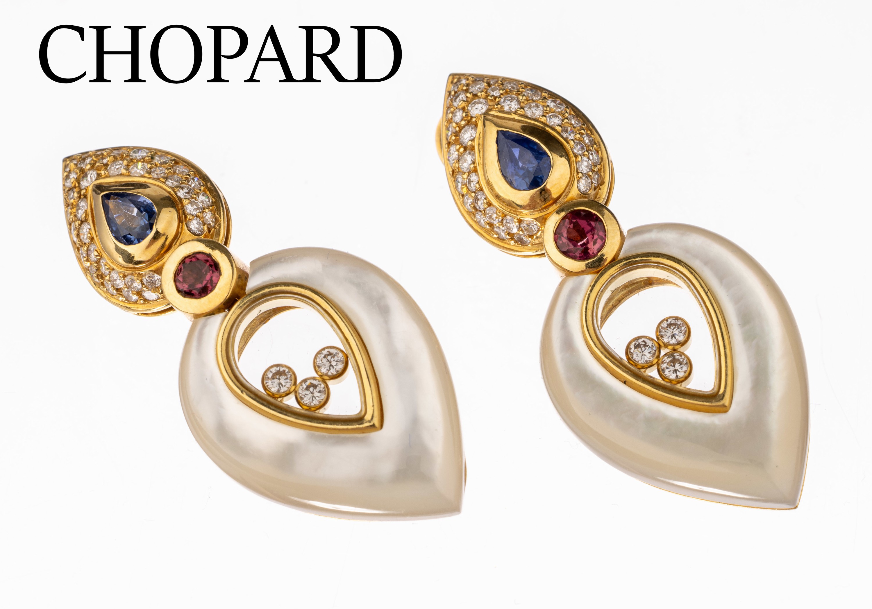 Paar 18 kt Gold CHOPARD Brillant-Rubin- Saphir-Ohrstecker, GG 750/000, aus der Serie Happy Diamonds, länglich mit bewegl. Perlmutt-Element, 82 ...