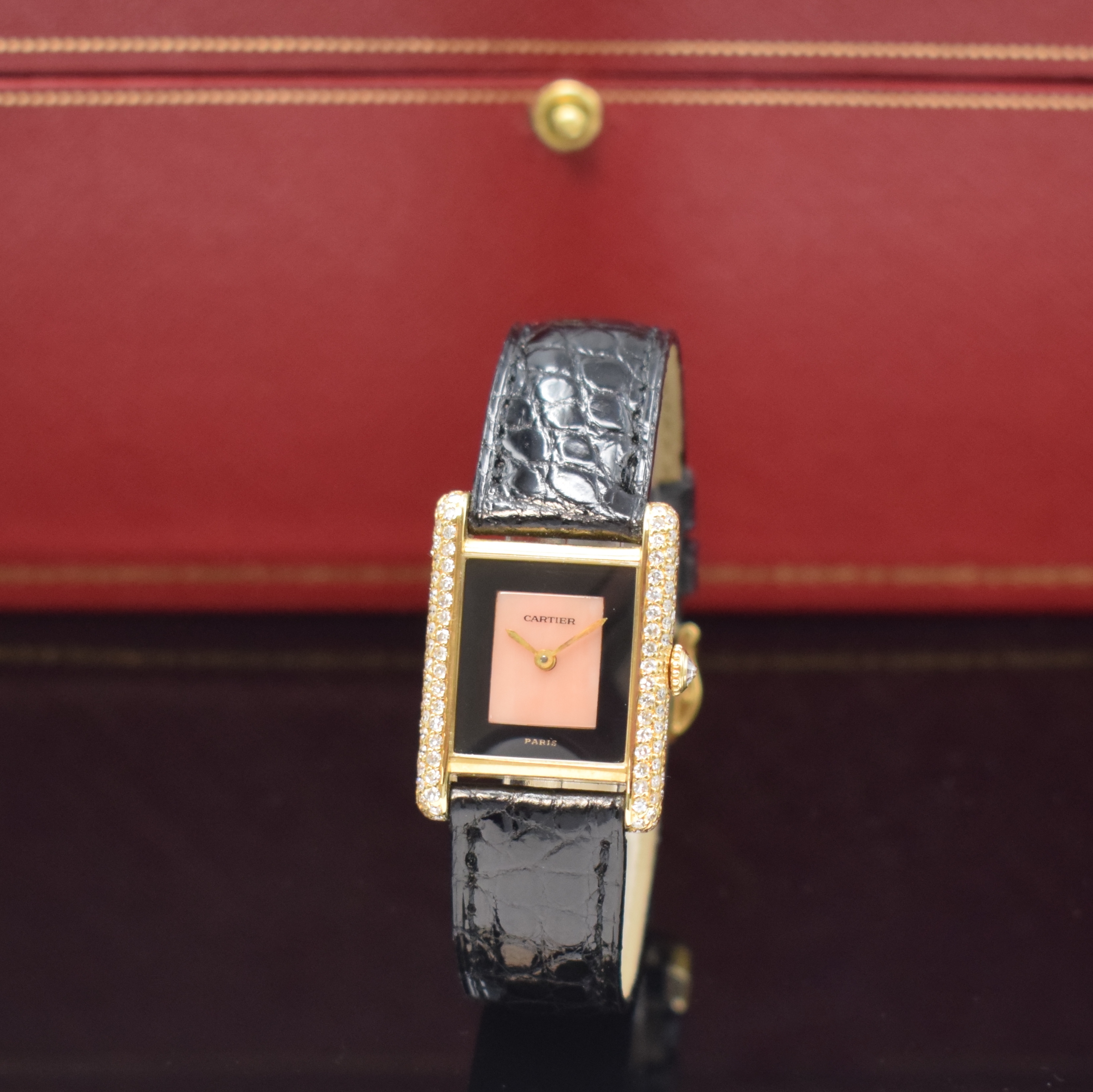 CARTIER Tank sehr seltene Damenarmbanduhr in GG 750/000 mit Diamanten, Schweiz um 1985, Handaufzug, Geh. seitl. 4-fach verschr., Schmuckkrone, orig. ...