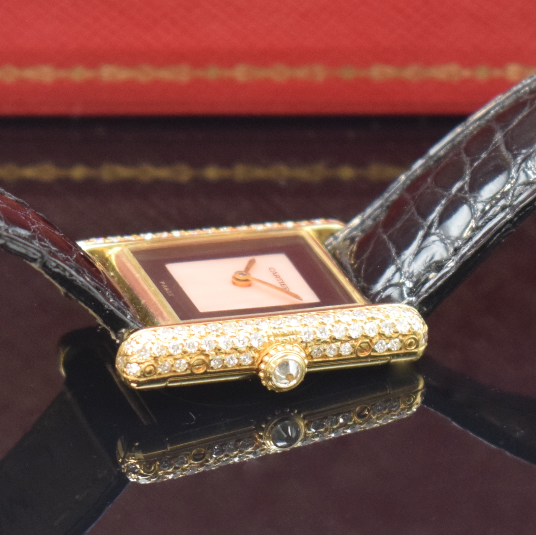 Detail c: CARTIER Tank sehr seltene Damenarmbanduhr in GG 750/000 mit Diamanten, Schweiz um 1985, Handaufzug, Geh. seitl. 4-fach verschr., Schmuckkrone, orig. ...