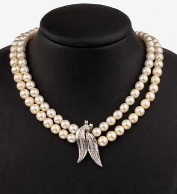 Image 26760771 - Cultured pearl-necklace with 14 kt gold diamond-jewelry clasp