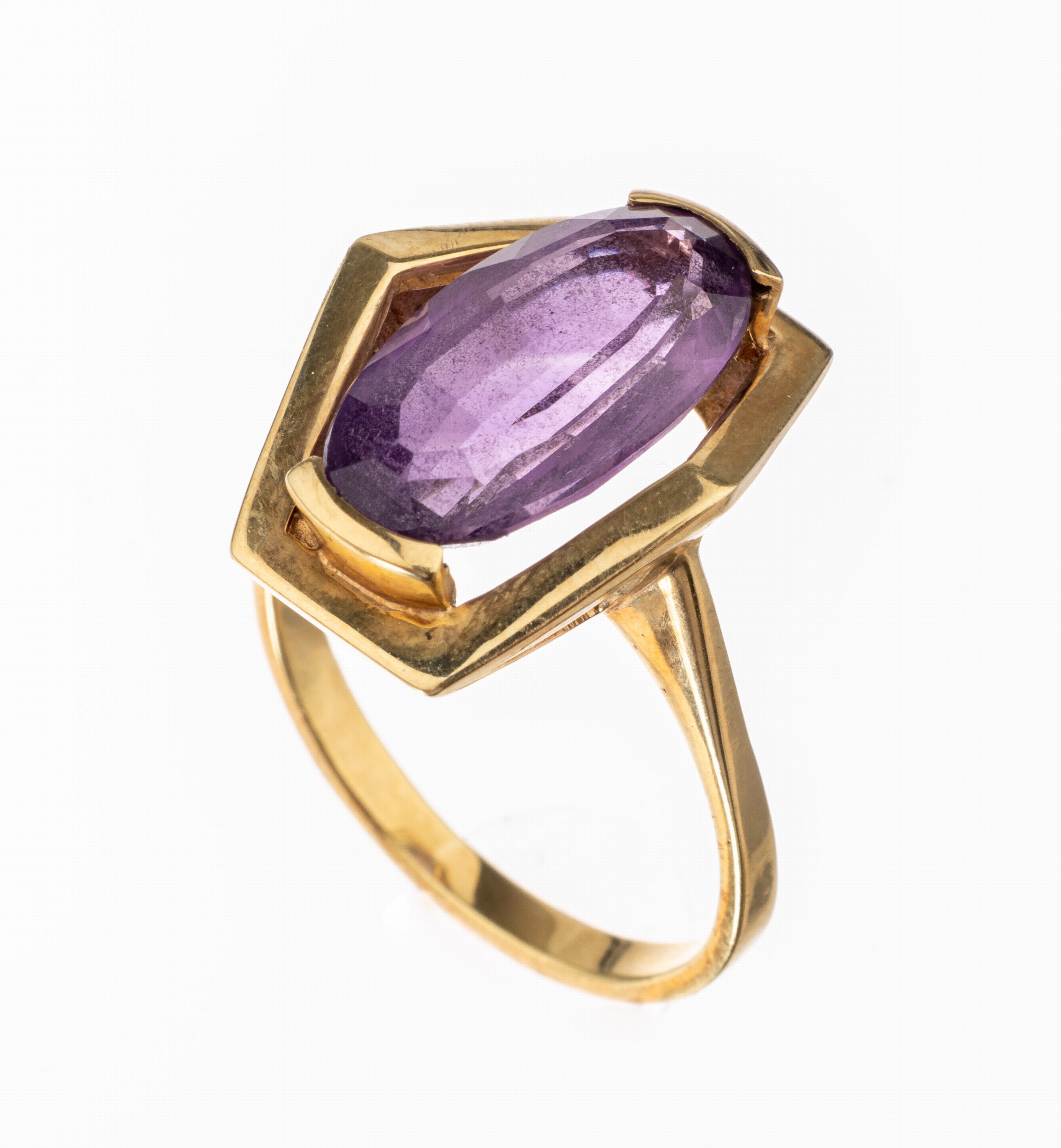 14 kt Gold Amethyst-Ring, GG 585/000, außergewöhnliche Gestaltung, ovalfacett. Amethyst, RW 61, ca. 7.7 g