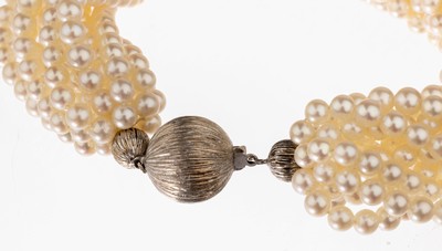 26761243a - Pearl-bracelet with 14 kt gold clasp