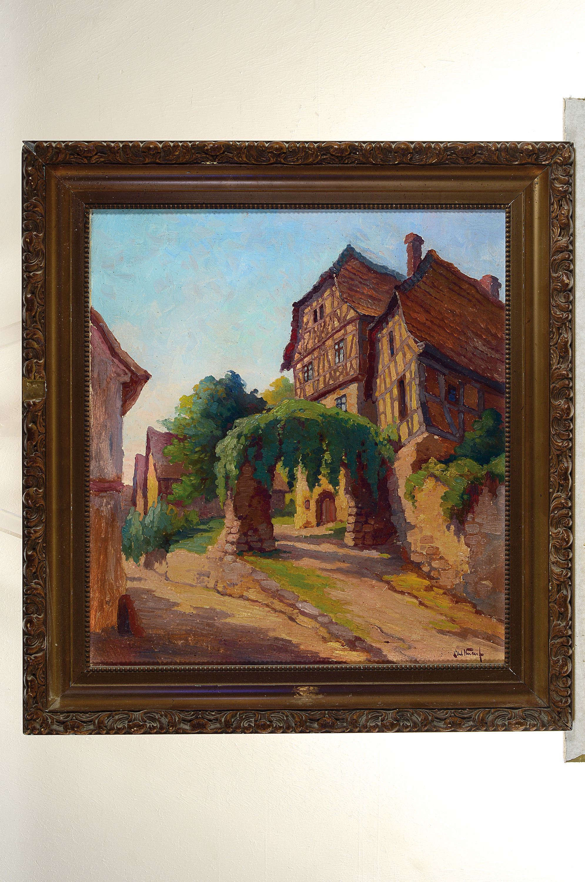 Detail k: Carl Knauf, 1867 Bad Godesberg-1944 Nidden, Blick auf ein Fachwerkhaus mit bewachsenem Torbogen, Öl/Lwd, rechts unten signiert, ca. 56x50cm, R. ca. ...