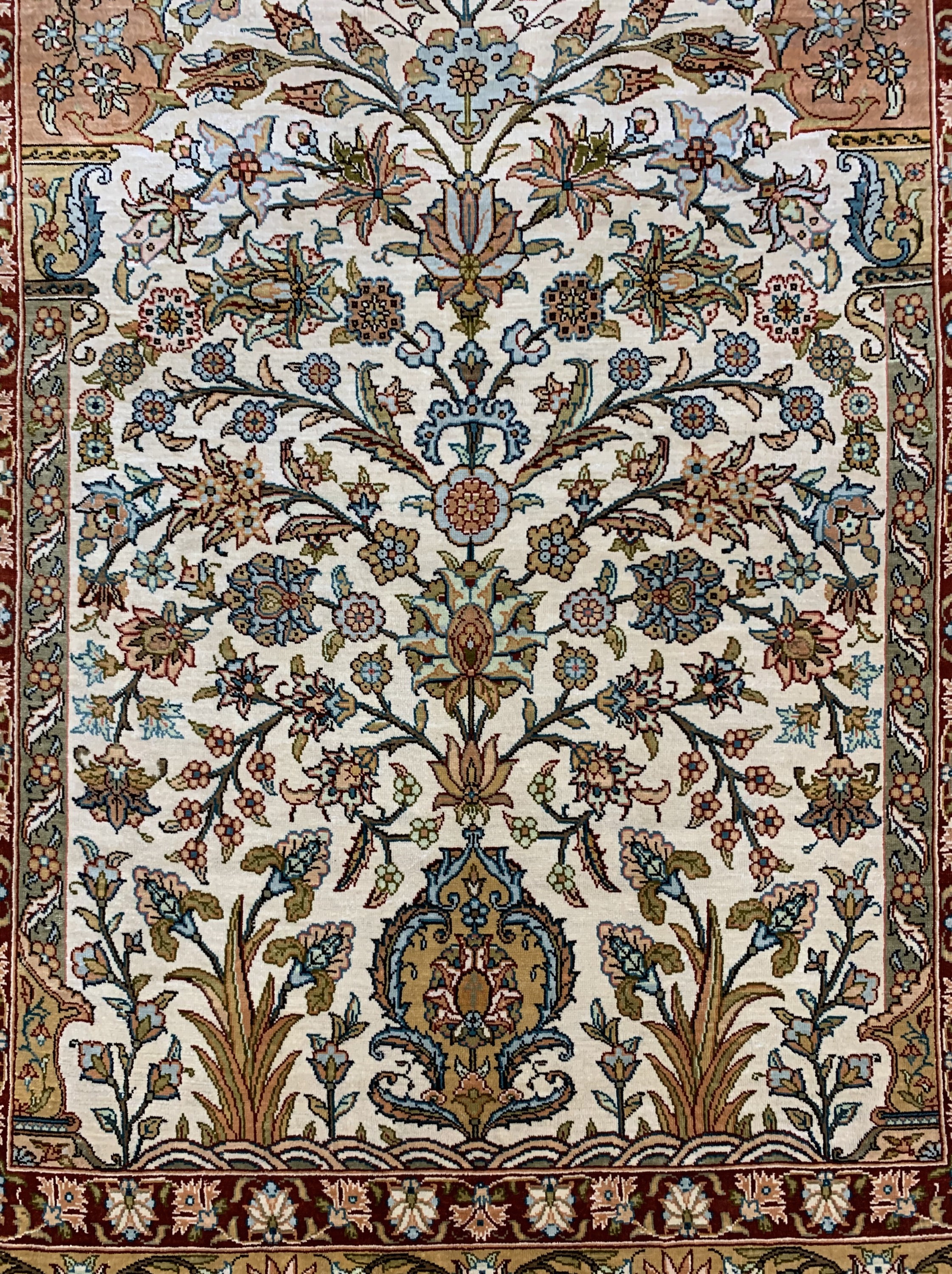 Detail a: Hereke Seide fein Türkei, signiert"Özipek",Mitte 20.Jhd, reine Naturseide, ca. 117 x 92 cm, EHZ: 1-2