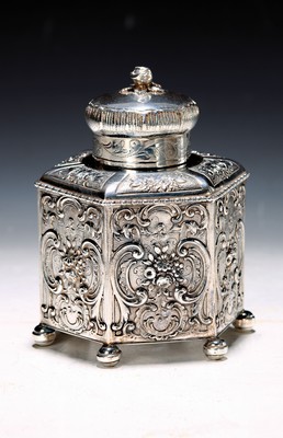 Image 26762231 - Silver lidded box, German, around 1880/1900, 800 silver, flat decoration with shell work and bouquet of flowers, re-engraved, lidded rose of octagonal shape, on 8 ball feet, traces of age, H . 13 cm, approx. 298g