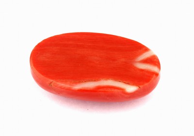 26762240b - 4 Momo-coral cabochons in different sizes total approx. 391.0 ct, approx. 50.75 x 37.87;35.57 x 22.54; 34.94 x 20.66 and 29.80 x 19.95mm, shipping is only available within the bounds of the EU Valuation Price: 4800, - EUR