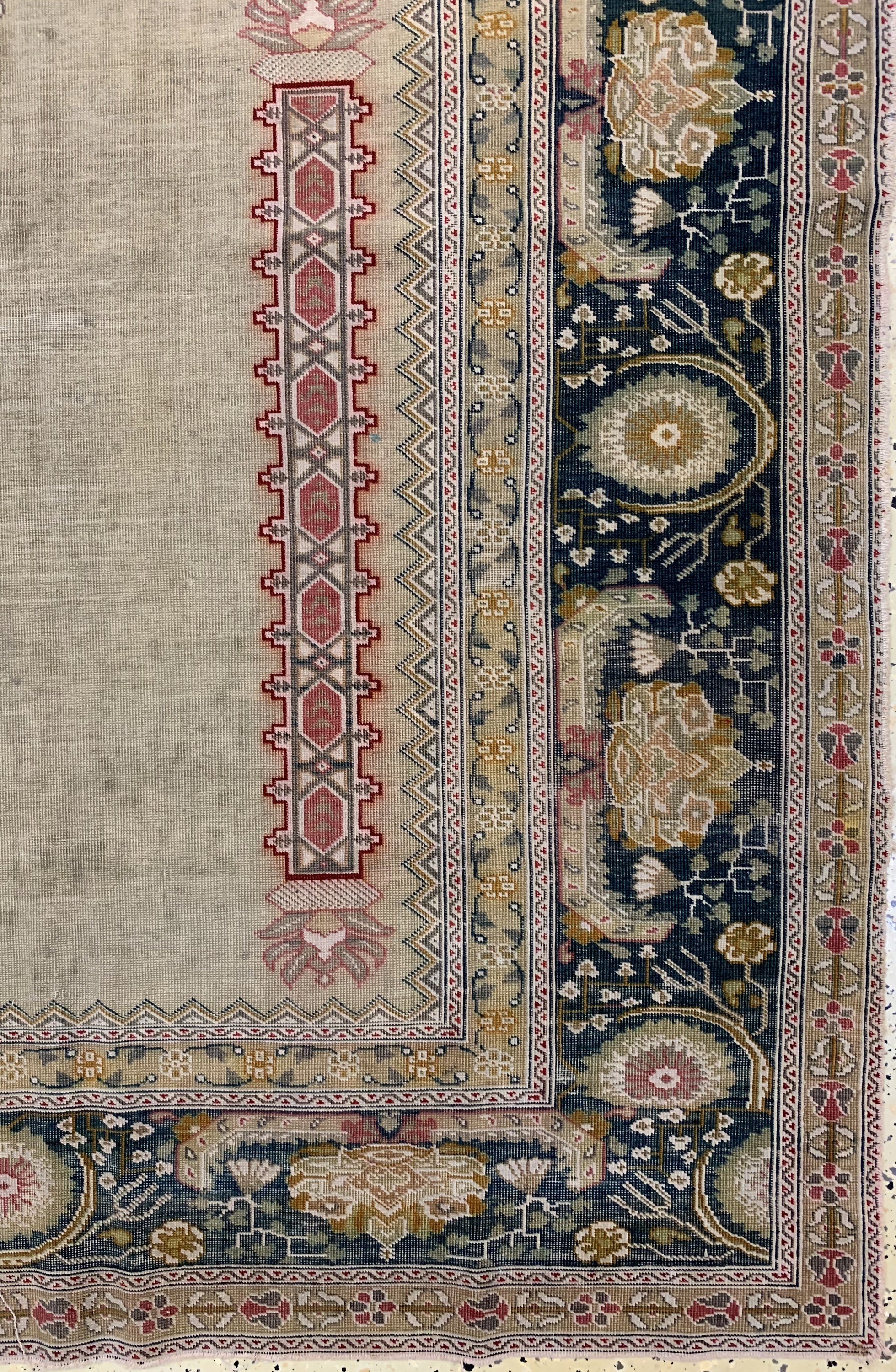 Detail a: Antiker Giordes, Türkei, um 1900, Wolle aufBaumwolle, ca. 175 x 135 cm, EHZ: 3-4
