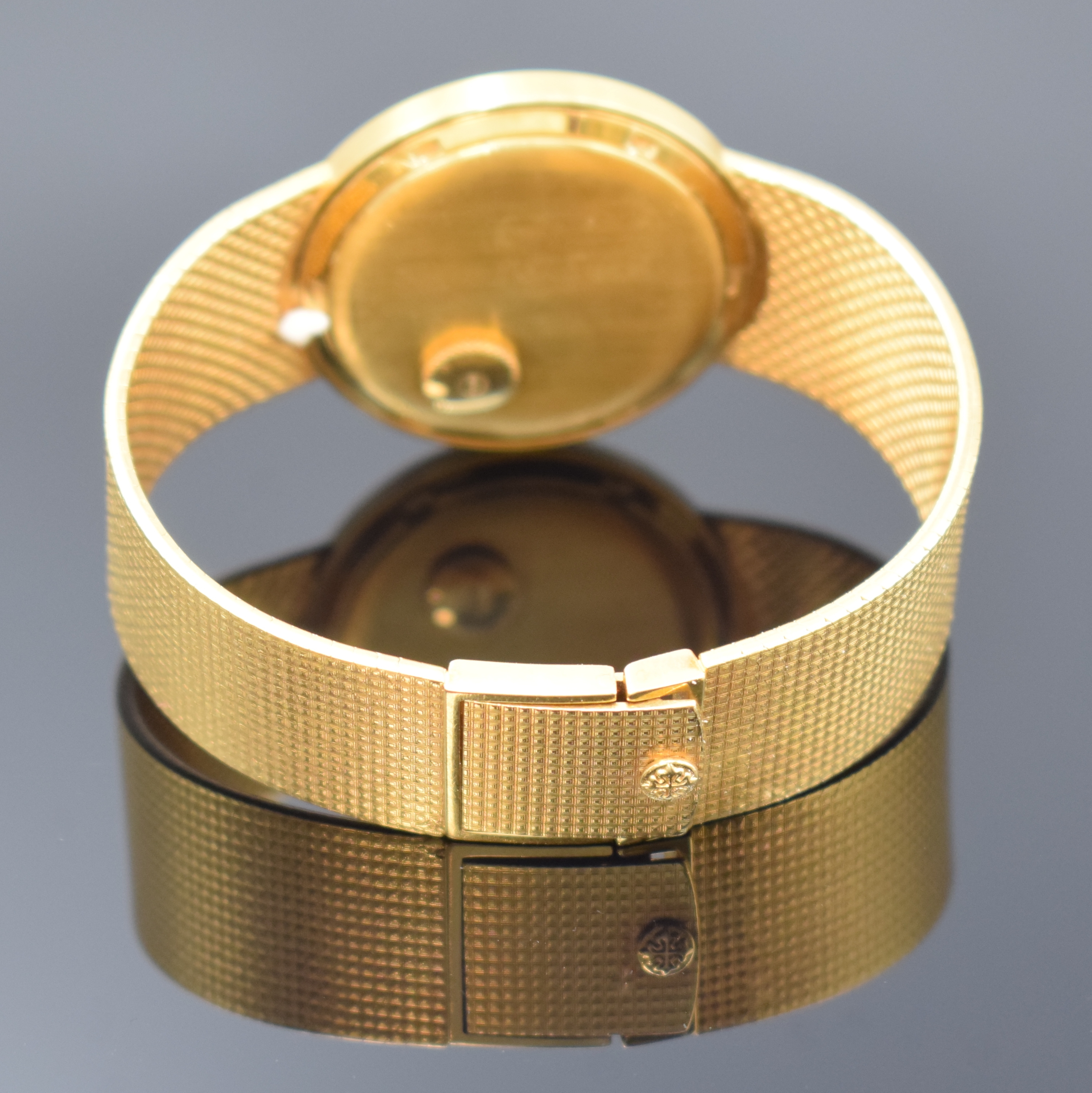 Detail h: PATEK PHILIPPE / GÜBELIN feine Herrenarmbanduhr in GG 750/000 Referenz 3563/3, Automatik, Schweiz 1975, inkl. Milanaiseband, sog. Backwinder, ...