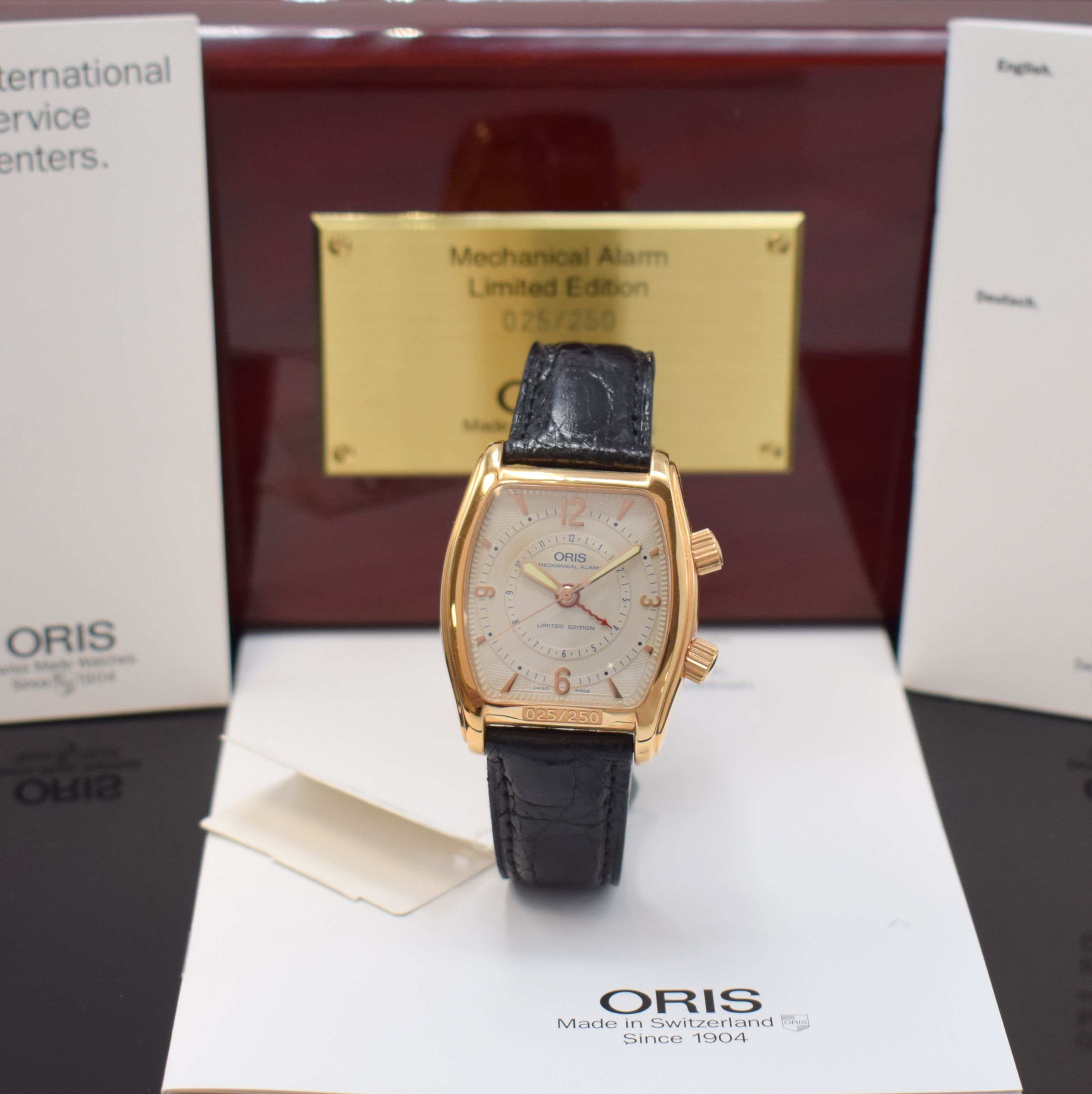ORIS nahezu neuwertiger, auf 250 Stück limitierter Armbandwecker Referenz 7479-60 in RG 750/000, Schweiz um 1996, Handaufzug, tonneauförm. Geh. ...