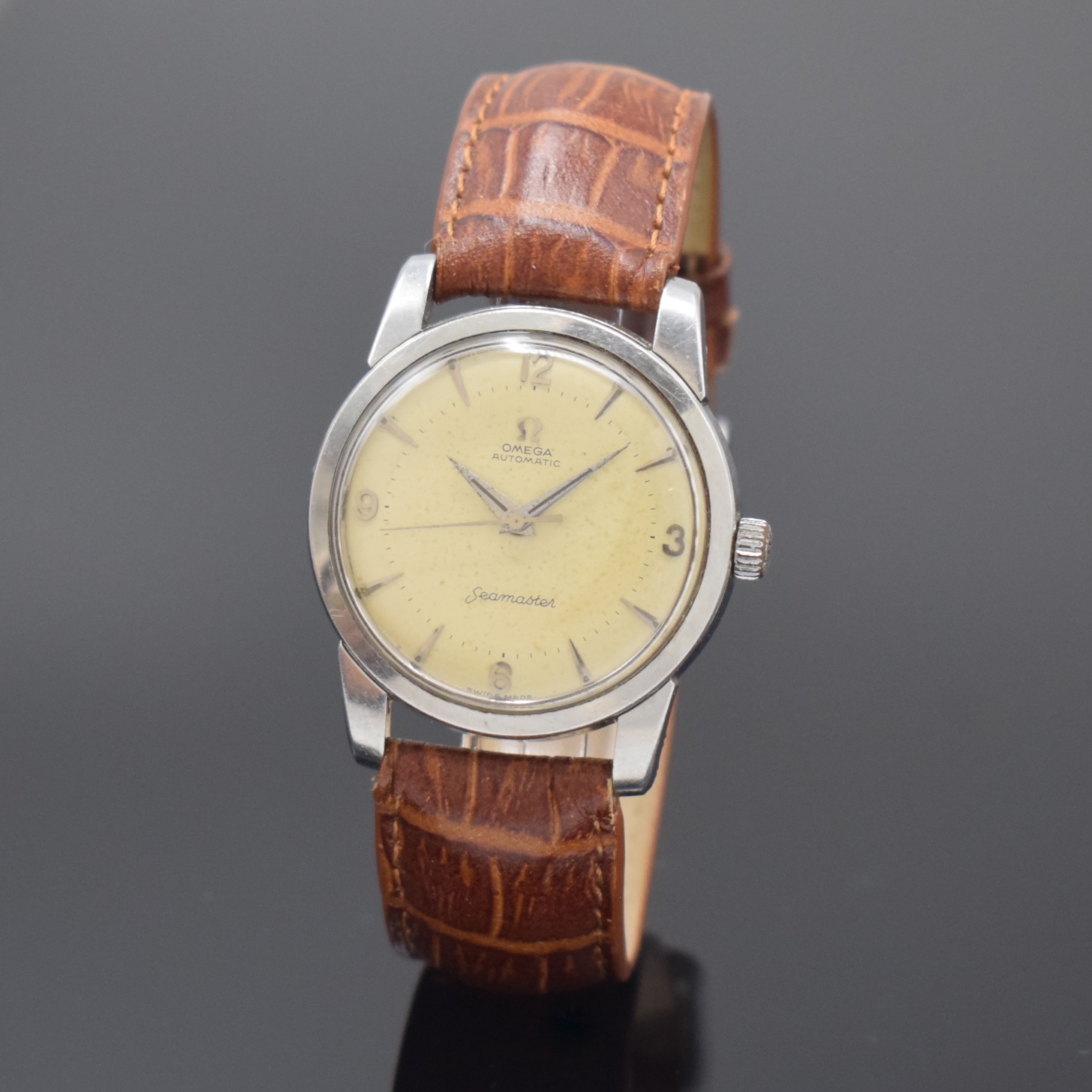 OMEGA Seamaster Armbanduhr Referenz 2846SC in Stahl, Schweiz um 1960, Automatik, 3-tlg. Geh., Boden aufgedr., silb. Duoton-Zifferbl. pat., aufges. ...