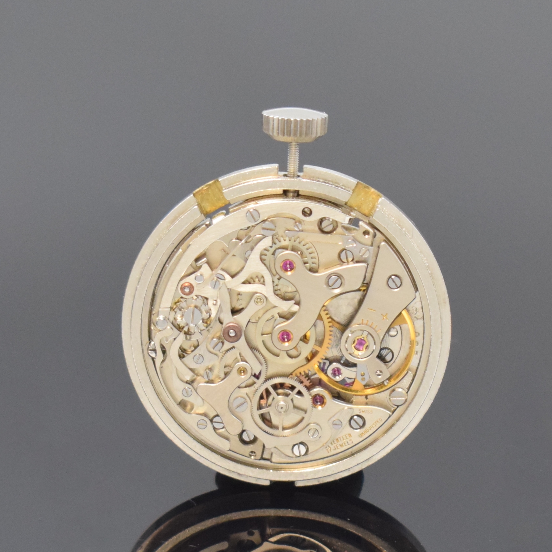 VALJOUX Kaliber 230 Armbanduhrwerk mit Schaltradchronograph, Schweiz um 1970, Handaufzug, 17 Steine, Std.-Rad zu ers., D. ca. 35 mm, EZ 2-3