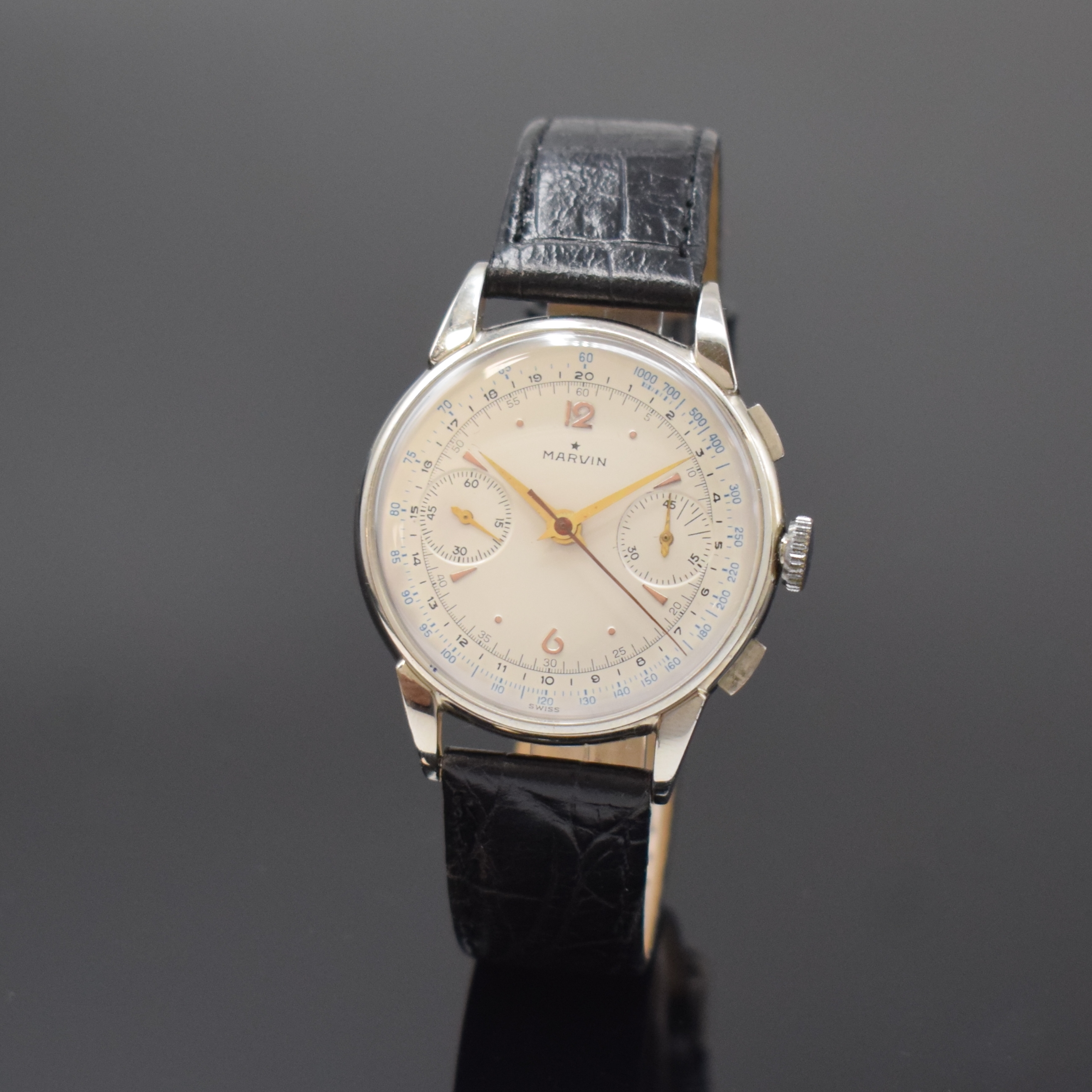 MARVIN Kaliber Valjoux 22 Armbandchronograph in Stahl, Schweiz um 1945, Handaufzug, 3- tlg. Geh., Boden u. Glasrand aufgedr., silb. Zifferbl. rest., ...