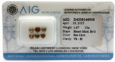 Image 26762751 - Lot 6 loose diamonds, 1.07 ct natural fancy light to deep yellow-brownish yellow-yellowishbrown-yellowish green-brown/vs-si, bevelled hearts, sealed, with AIG-expertise Valuation Price: 1200, - EUR