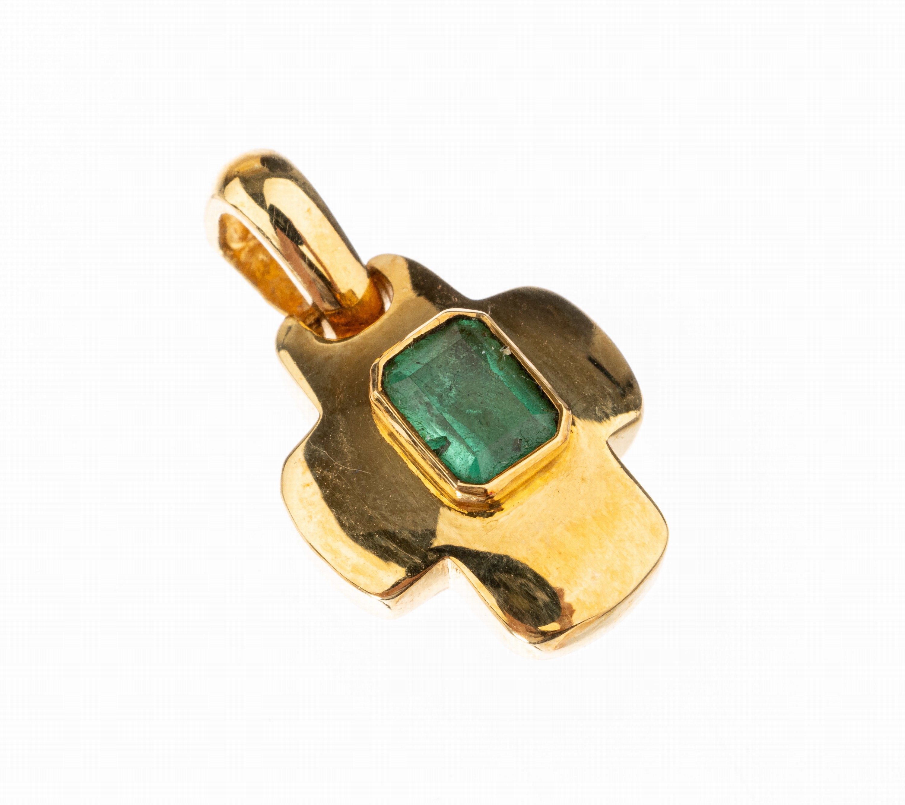 18 kt Gold Smaragd-Kreuzanhänger, GG 750/000, facett. Smaragd ca. 0.65 ct (grav.), ca. 2.8 g, verbödet