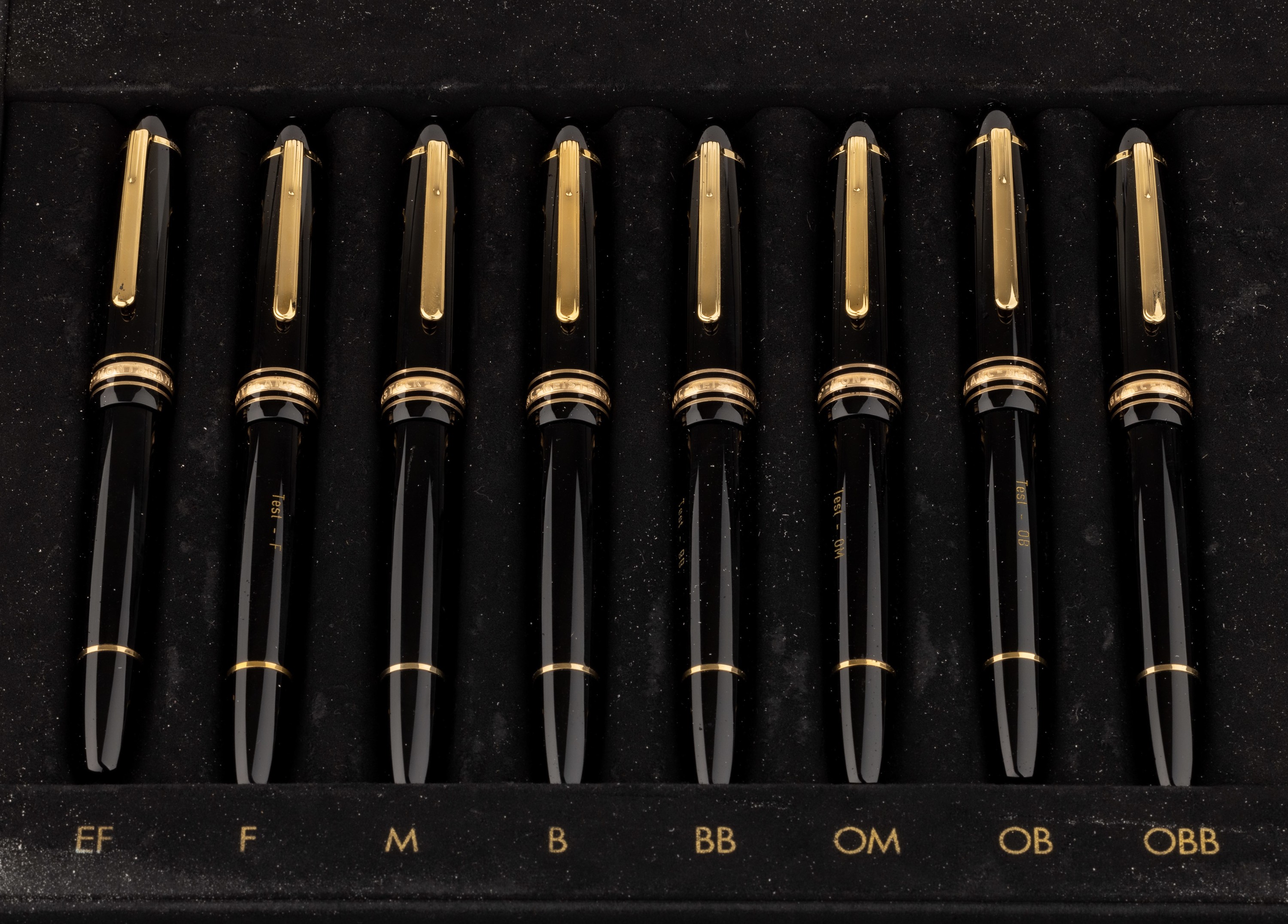 MONTBLANC Meisterstück 8 Füllfederhalter, Testset, Federn 7 x GG/WG 750/000 und 1 x GG/WG 585/000, Korpora schwarzer Hartlack, Federstärken EF, ...