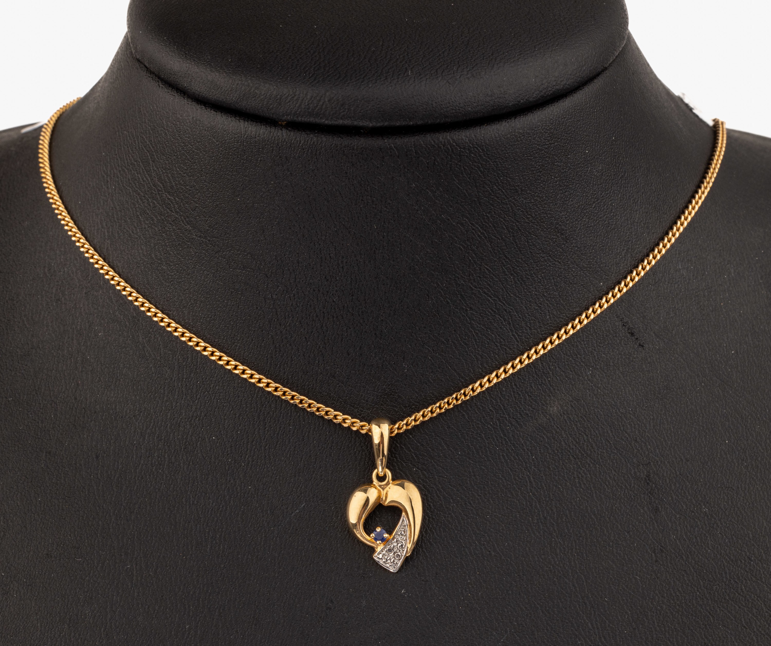 14 kt Gold Saphir-Collier, GG 585/000, 1 kl. rundfacett. Saphir, L. ca. 45 cm, Karabinerschließe, ca. 5.7 g