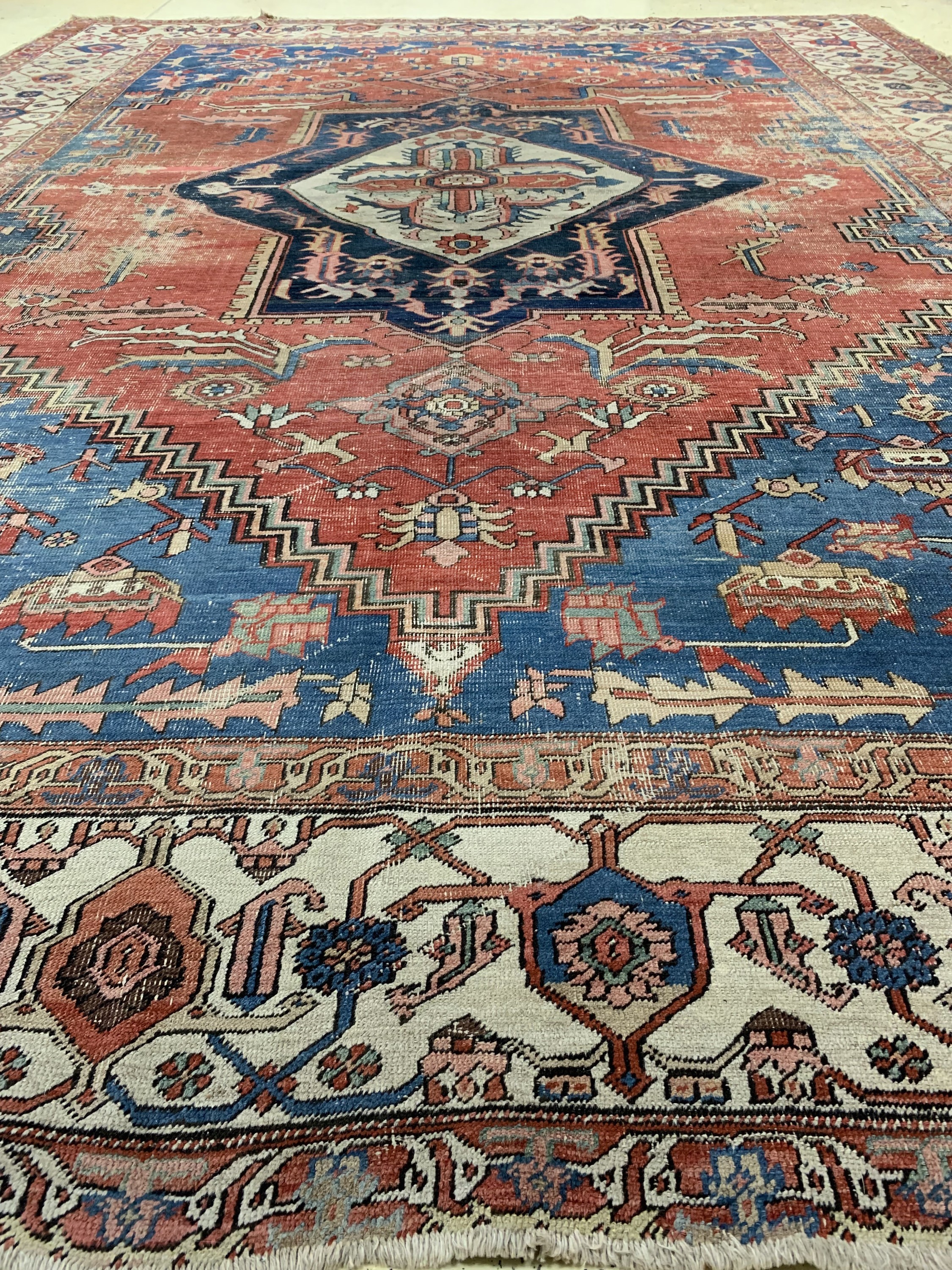 Detail e: Antiker Heriz, Persien, 19.Jhd, Wolle auf Baumwolle, ca. 440 x 335 cm, EHZ: 4