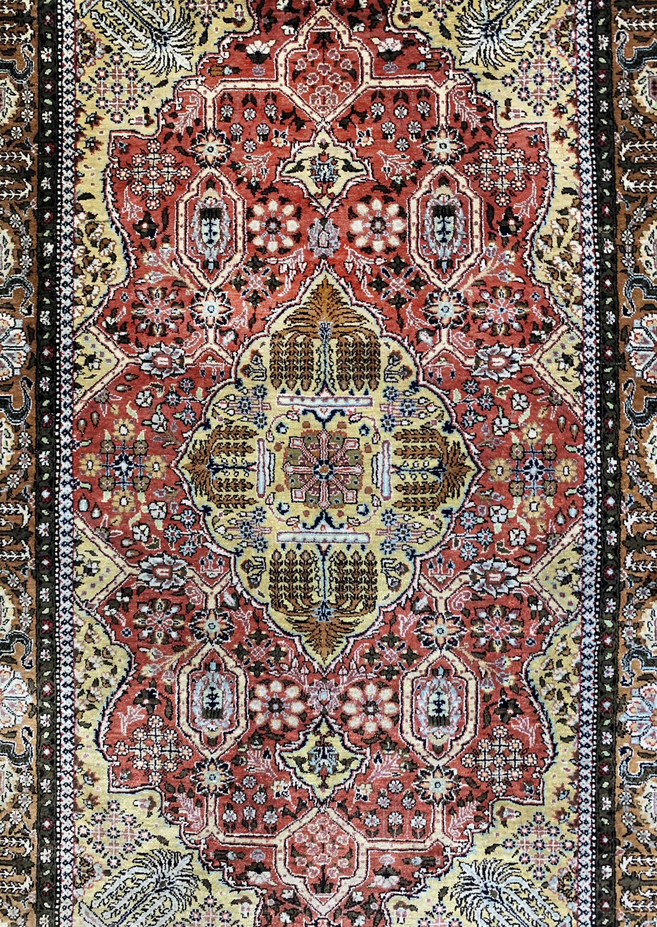 Detail b: Ghom Seide, Persien, ca. 50 Jahre, reine Naturseide, ca. 133 x 82 cm, EHZ: 1-2