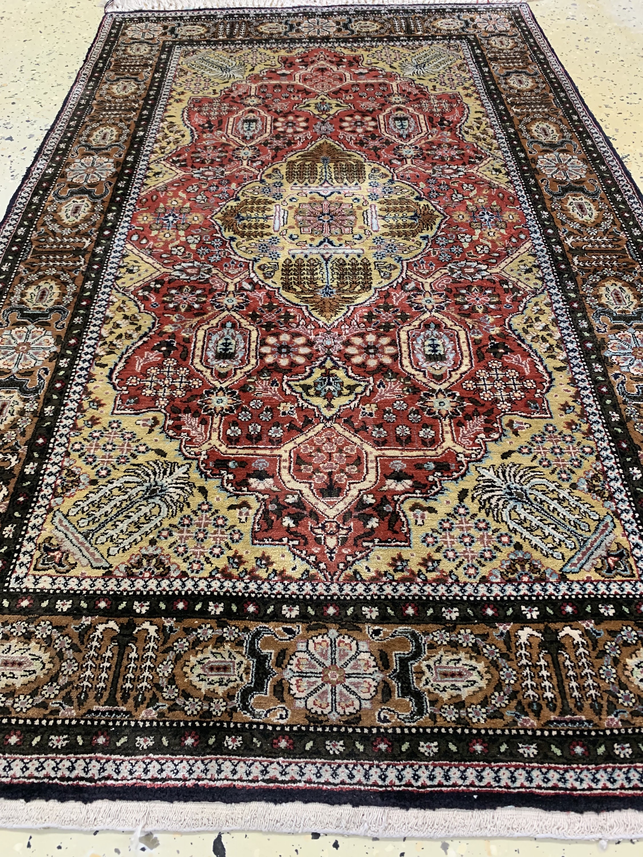 Detail c: Ghom Seide, Persien, ca. 50 Jahre, reine Naturseide, ca. 133 x 82 cm, EHZ: 1-2