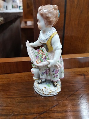 26765614b - Porcelain figurine, Meissen, 20th century, gardener with flower vase, minimal restored on the flowers or damaged, polychrome painting, H. approx. 12.5 cm