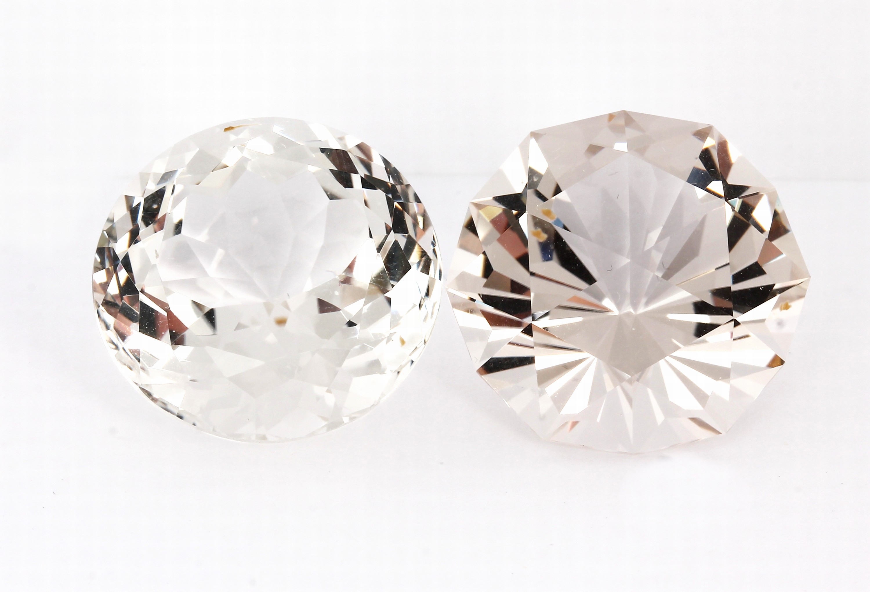 Lot 2 lose Topase, ca. 72.95 ct, rundfacett.