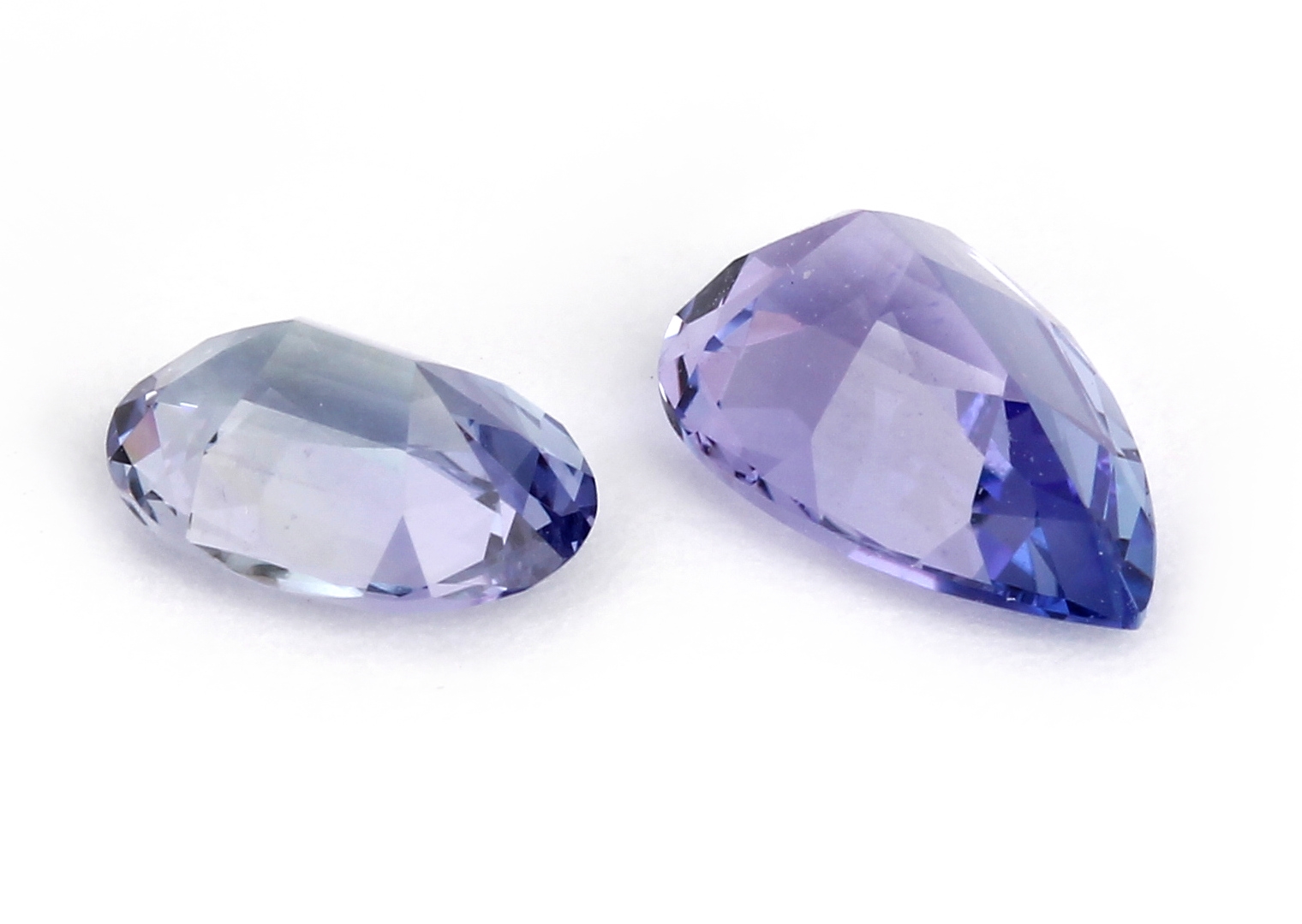 Detail a: Lot 2 lose Tansanite, zus. ca. 1.95 ct, 1 xfacett. Tropfen 1.19 ct, 1 x ovalfacett. 0.76 ct