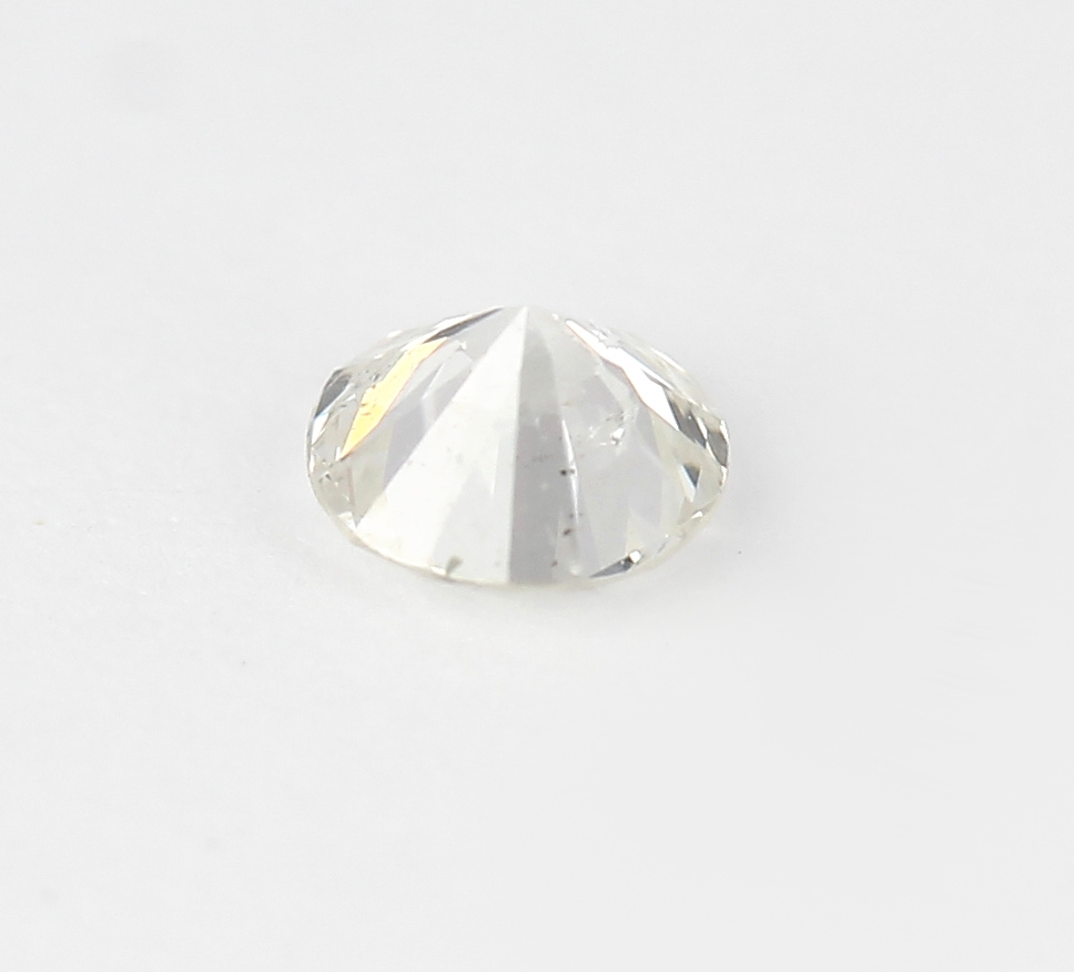 Detail a: Loser Brillant, 0.22 ct Weiß(H)/p1, mit GIA-Expertise