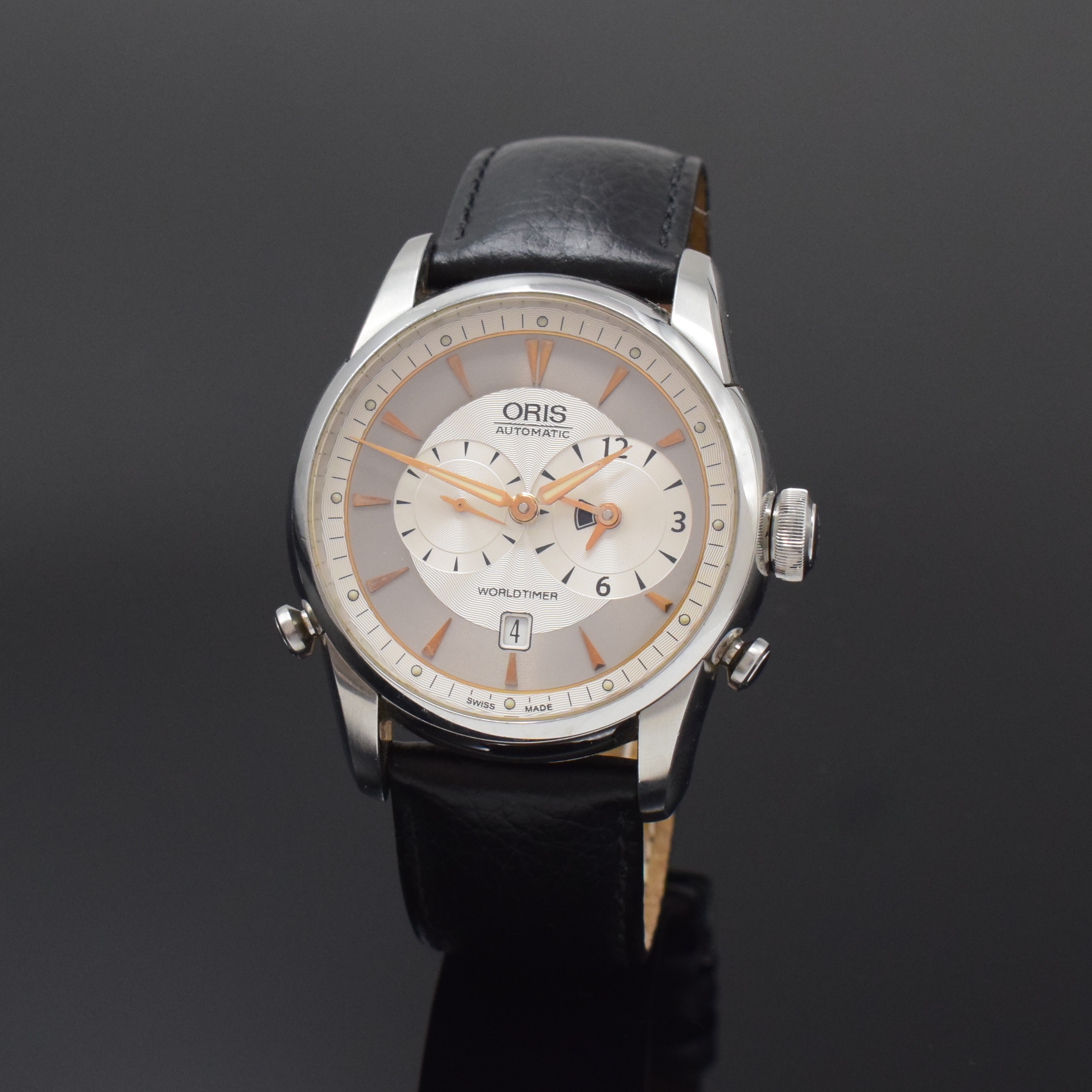 ORIS Artelier Worldtimer Herrenarmbanduhr mit 2-Zeitzonen Referenz 7581, Schweiz um 2005, Automatik, beids. vergl. Edelstahlgeh., Boden 8-fach ...