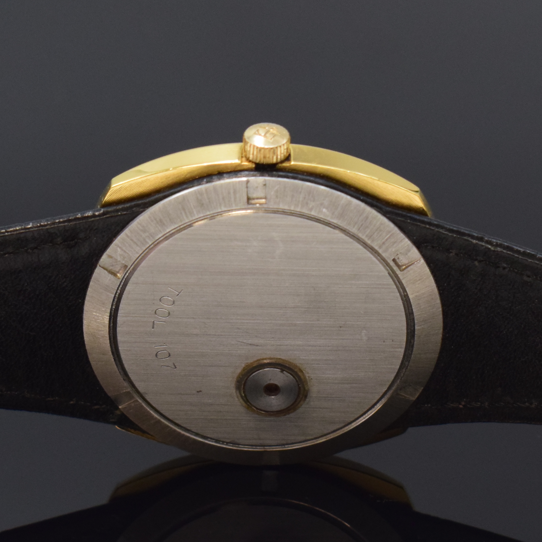 Detail c: TISSOT Herrenarmbanduhr Serie Seven, Automatik, Schweiz um 1970, verg. Einschalengeh. inkl. orig. Tissot Lederband m. Dornschl., verg. Zifferbl. m. ...