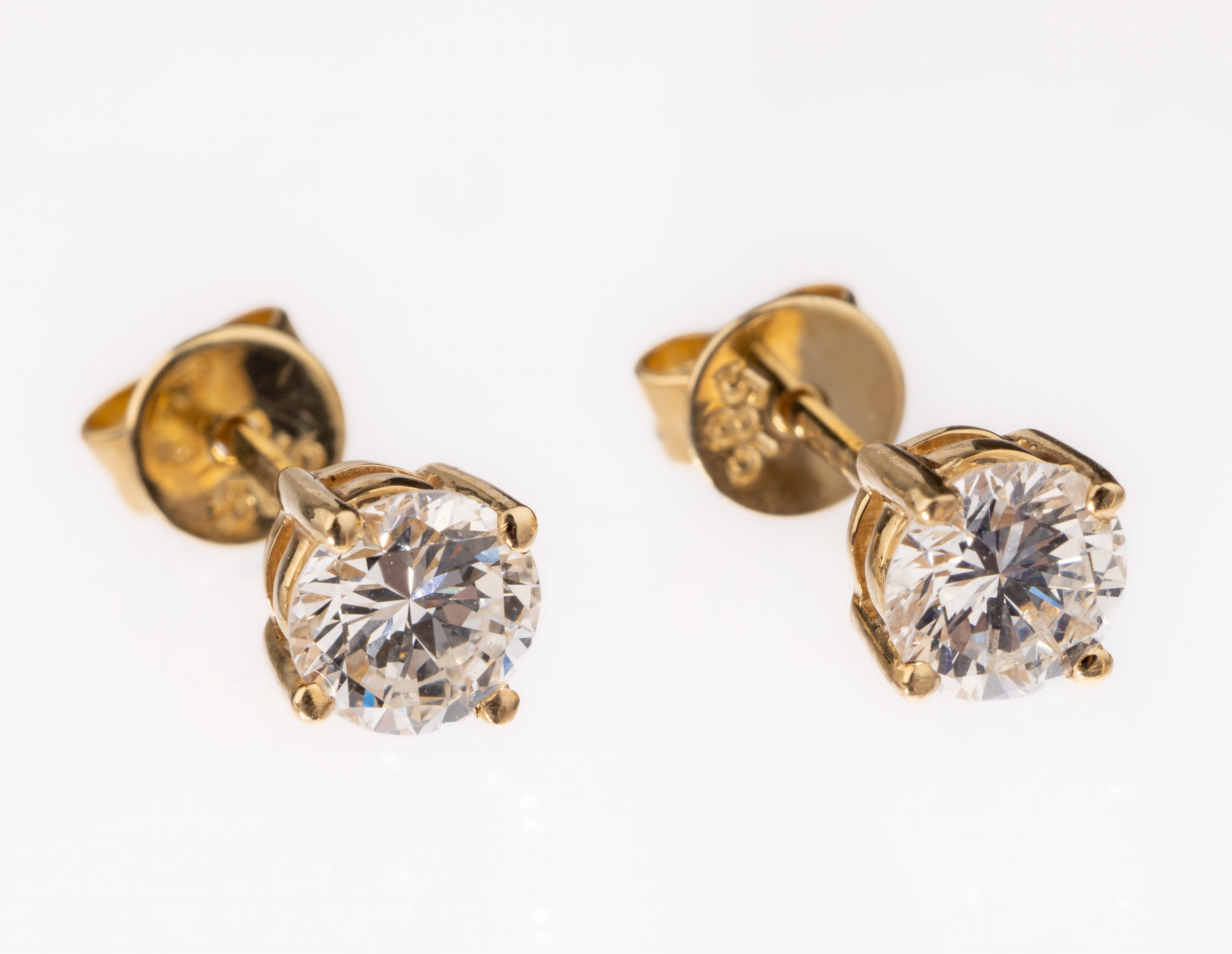 Paar 14 kt Gold Brillant-Ohrstecker, GG 585/000, 2 Brillanten zus. ca. 0.80 ct Weiß/vs-si
